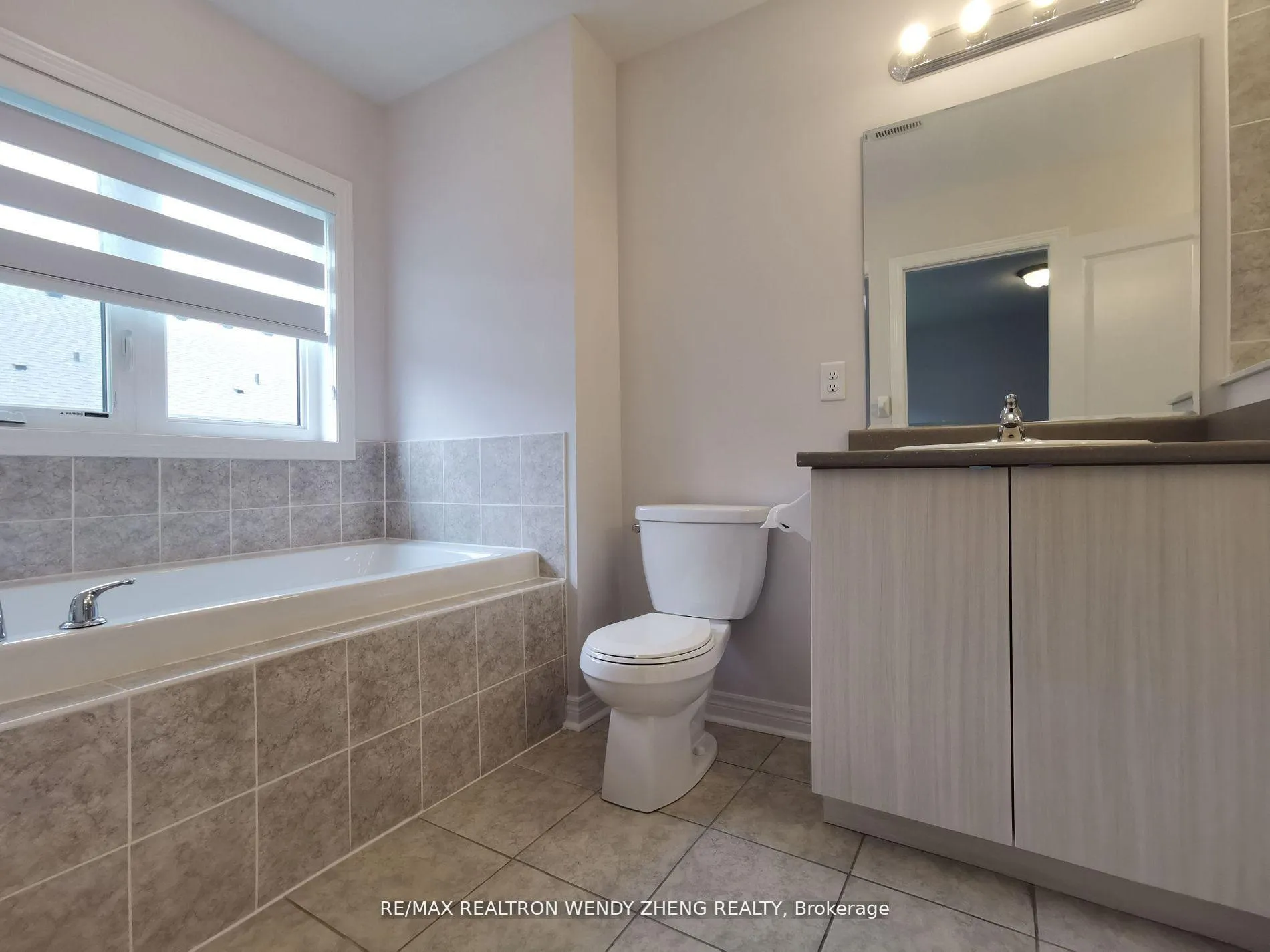 Photo 14 of 43 Benhurst Crescent, Brampton, Northwest Brampton — HOMEH