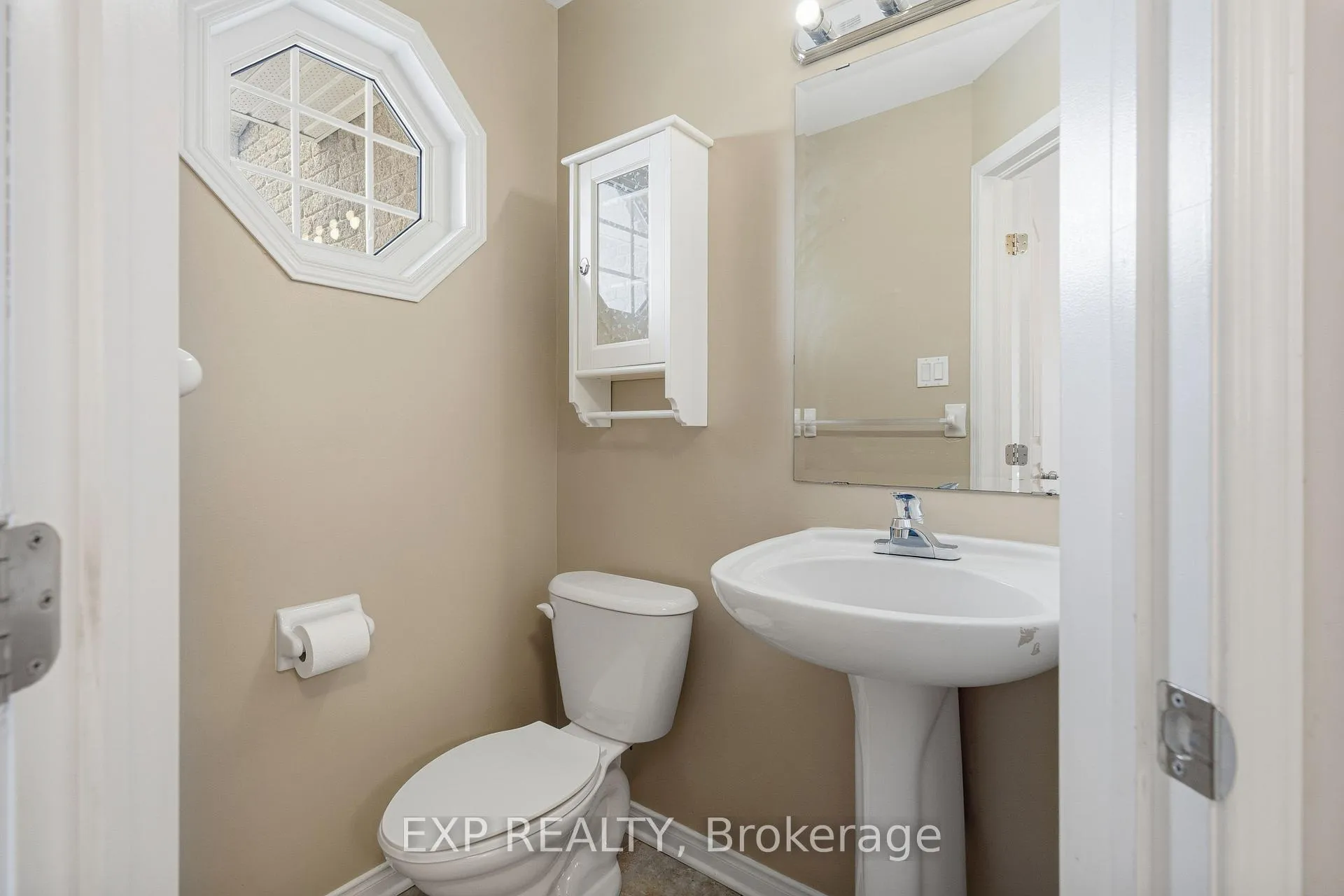 Photo 4 of 705 Regiment Avenue, Ottawa, Kanata - Emerald Meadows/Trailwest — HOMEH