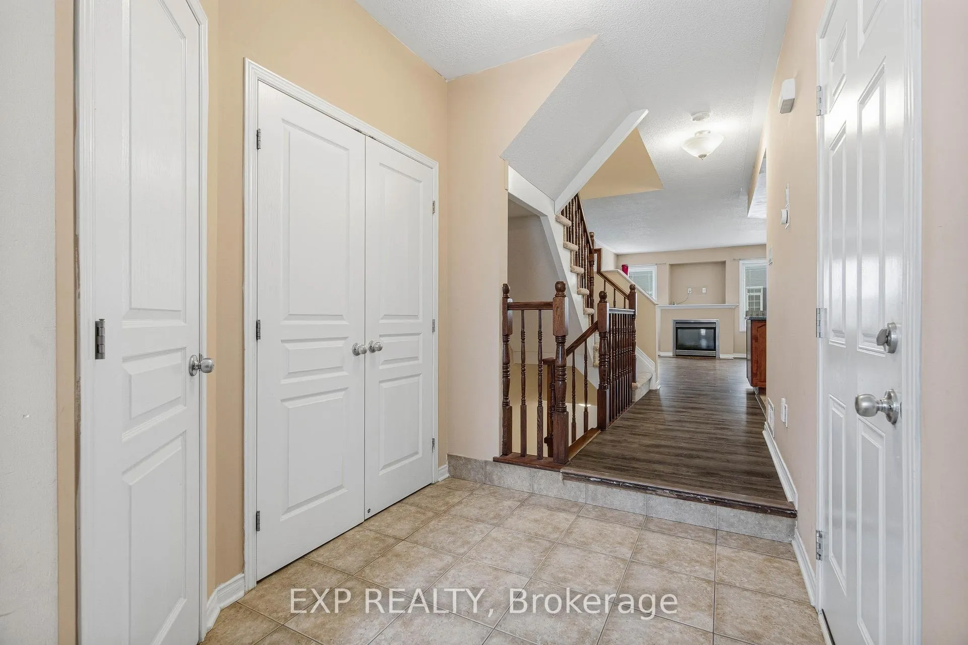 Photo 6 of 705 Regiment Avenue, Ottawa, Kanata - Emerald Meadows/Trailwest — HOMEH