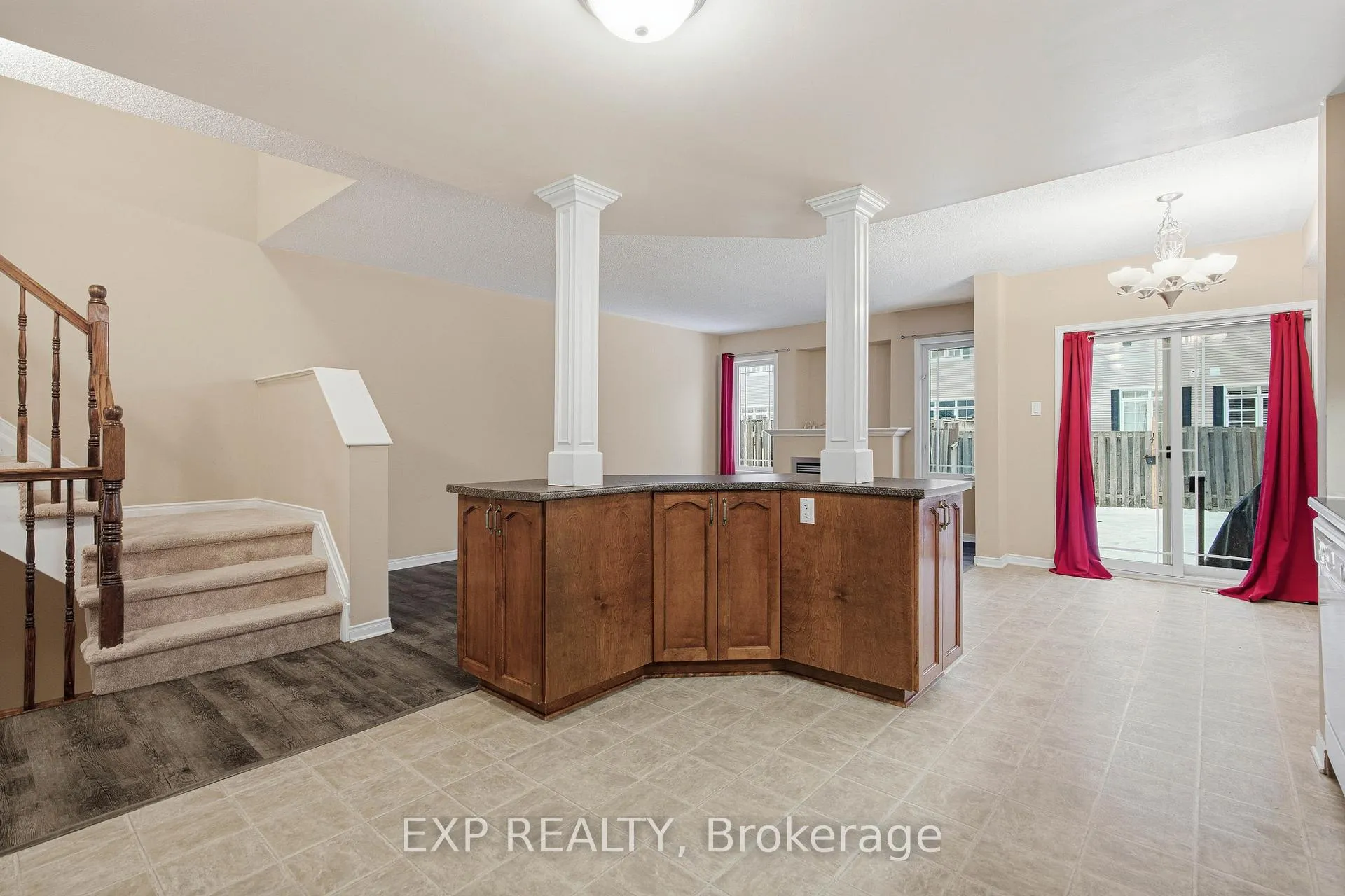 Photo 15 of 705 Regiment Avenue, Ottawa, Kanata - Emerald Meadows/Trailwest — HOMEH