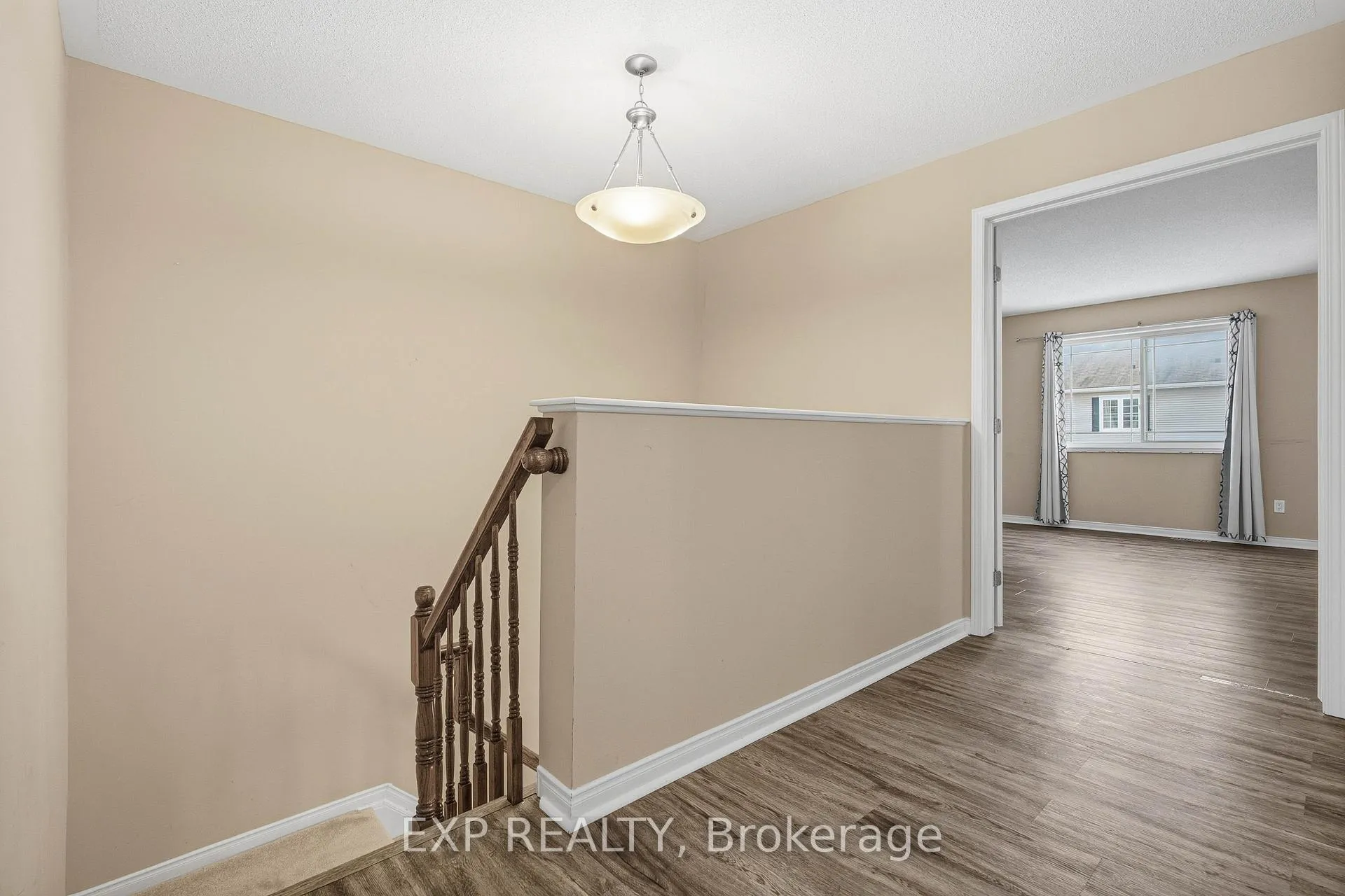 Photo 19 of 705 Regiment Avenue, Ottawa, Kanata - Emerald Meadows/Trailwest — HOMEH