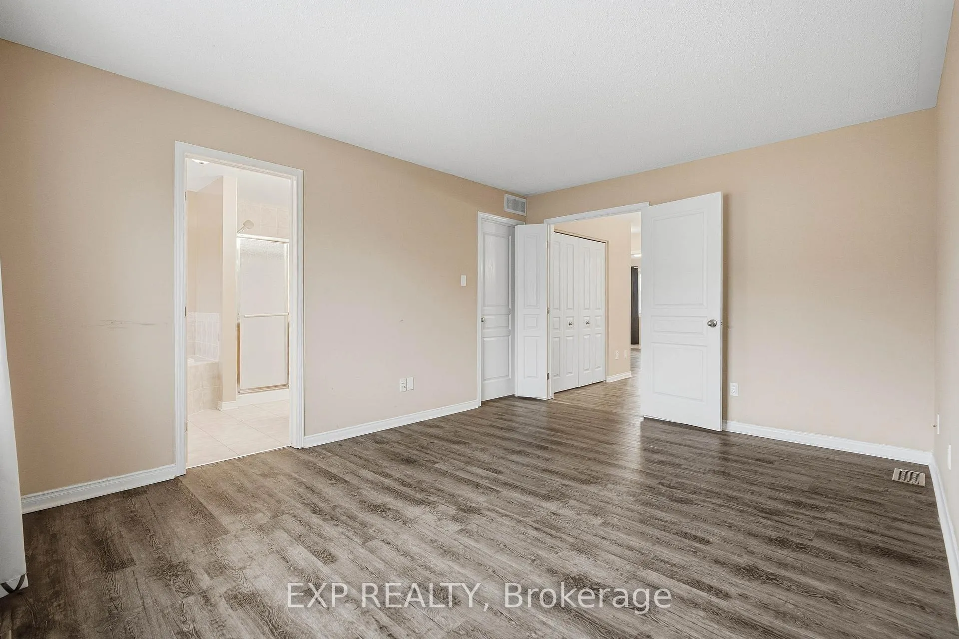 Photo 21 of 705 Regiment Avenue, Ottawa, Kanata - Emerald Meadows/Trailwest — HOMEH