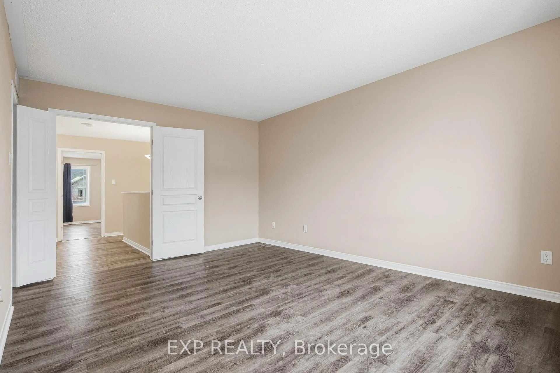 Photo 25 of 705 Regiment Avenue, Ottawa, Kanata - Emerald Meadows/Trailwest — HOMEH