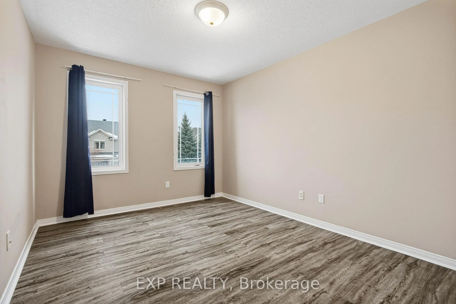 Photo 28 of 705 Regiment Avenue, Ottawa, Kanata - Emerald Meadows/Trailwest — HOMEH