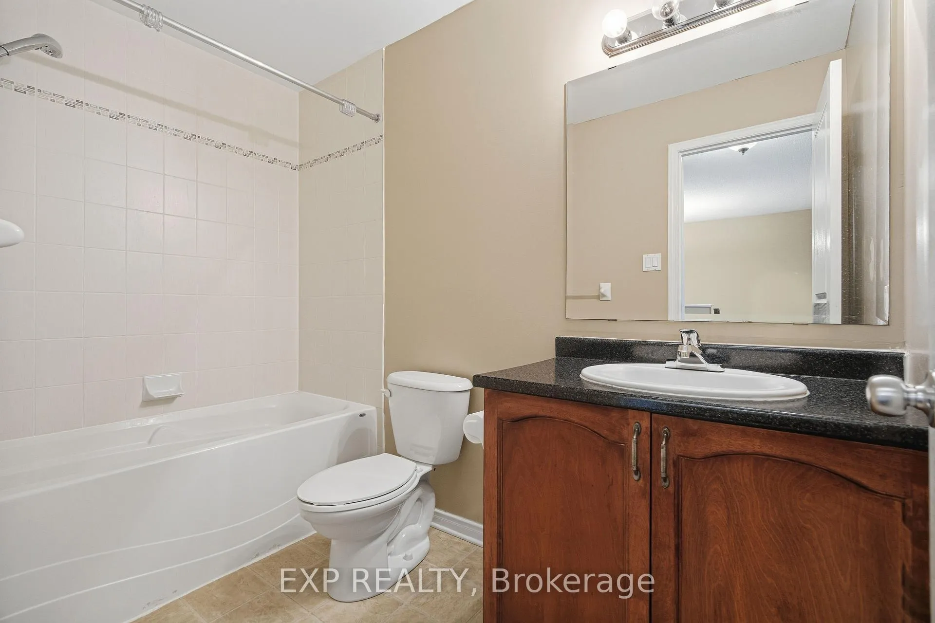 Photo 33 of 705 Regiment Avenue, Ottawa, Kanata - Emerald Meadows/Trailwest — HOMEH