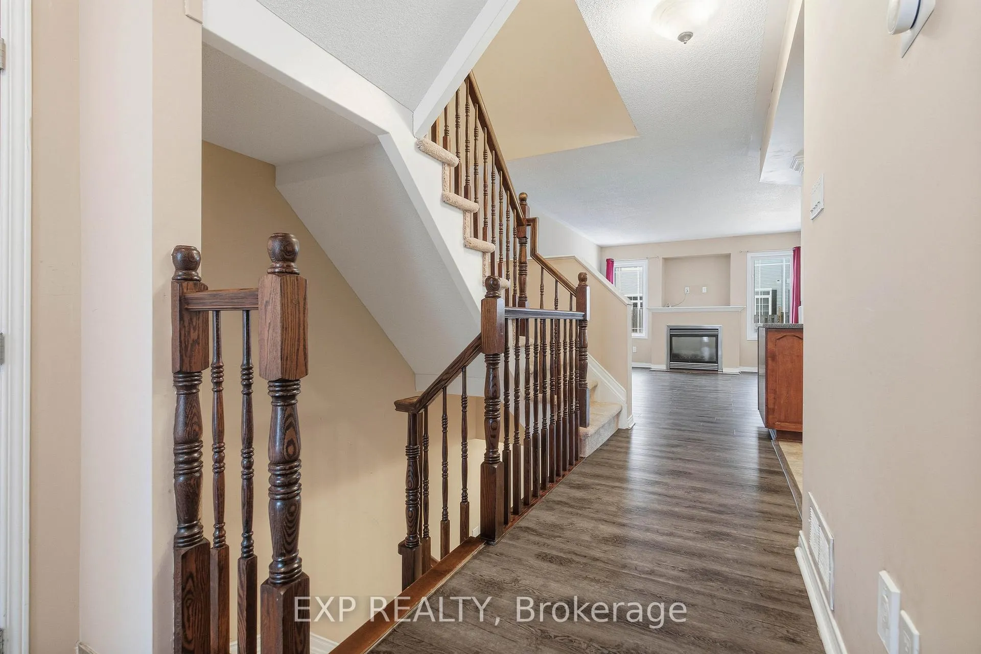 Photo 36 of 705 Regiment Avenue, Ottawa, Kanata - Emerald Meadows/Trailwest — HOMEH