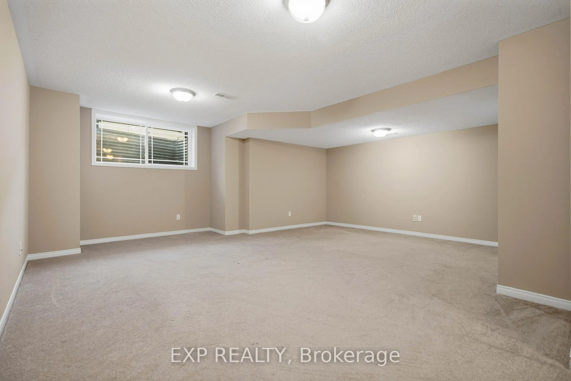 Photo 37 of 705 Regiment Avenue, Ottawa, Kanata - Emerald Meadows/Trailwest — HOMEH
