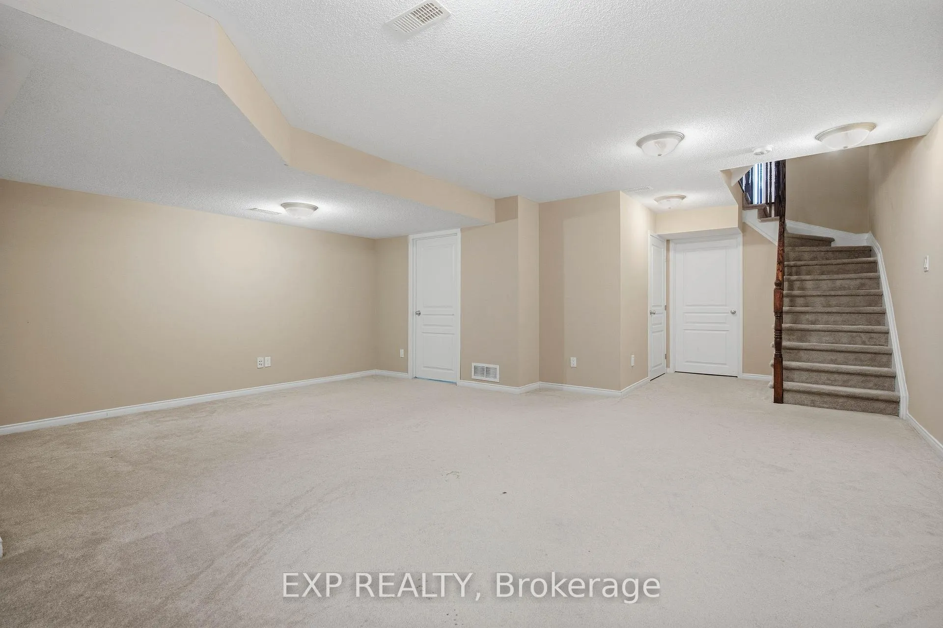 Photo 38 of 705 Regiment Avenue, Ottawa, Kanata - Emerald Meadows/Trailwest — HOMEH