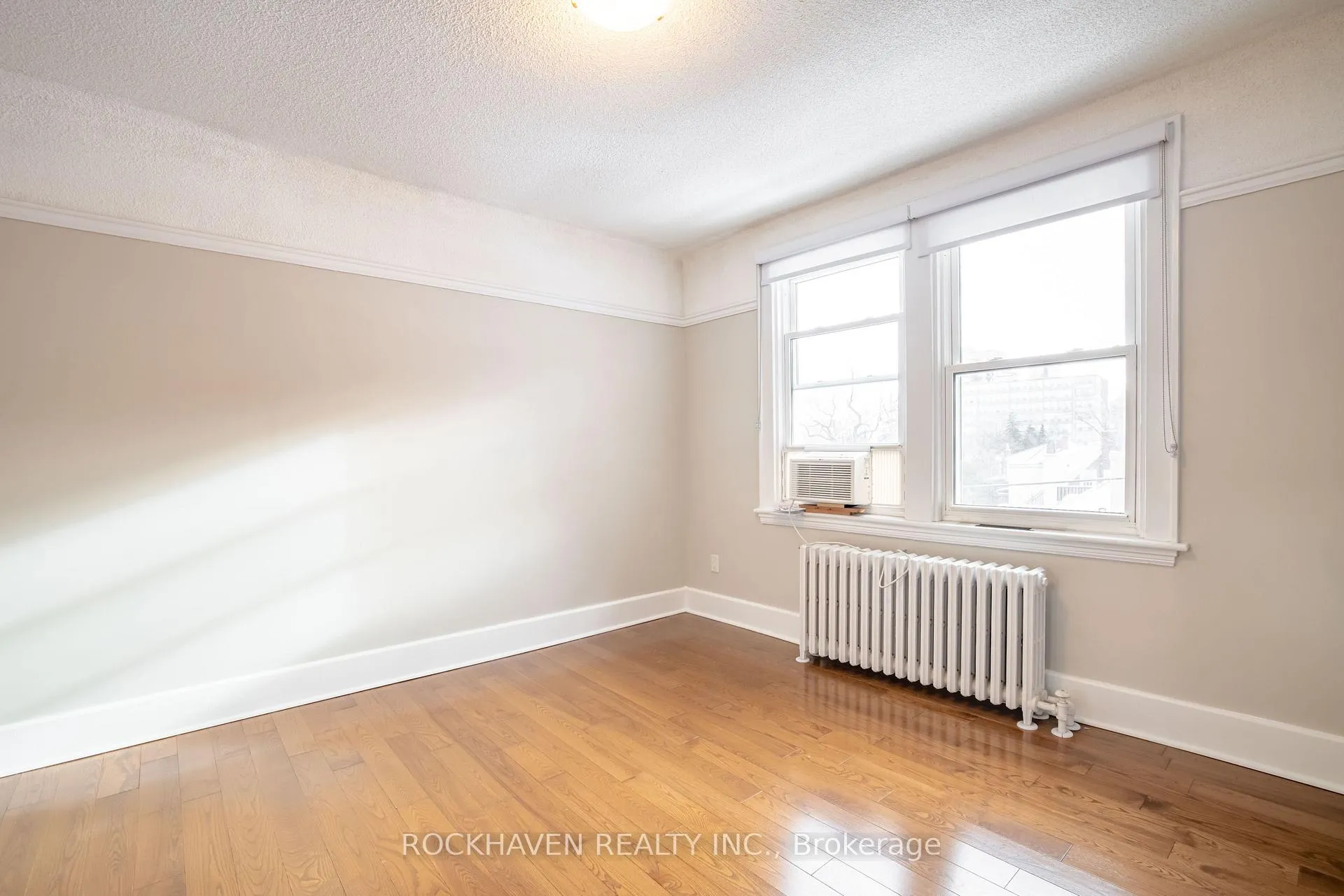 Photo 10 of Unit 14, 366 John Street S, Hamilton, Corktown — HOMEH