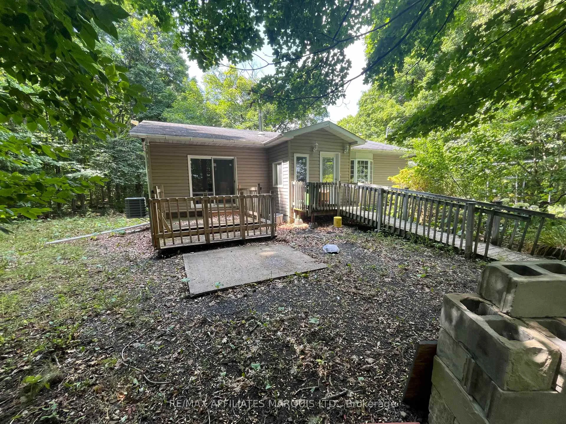 Front of 4960 County Rd 34