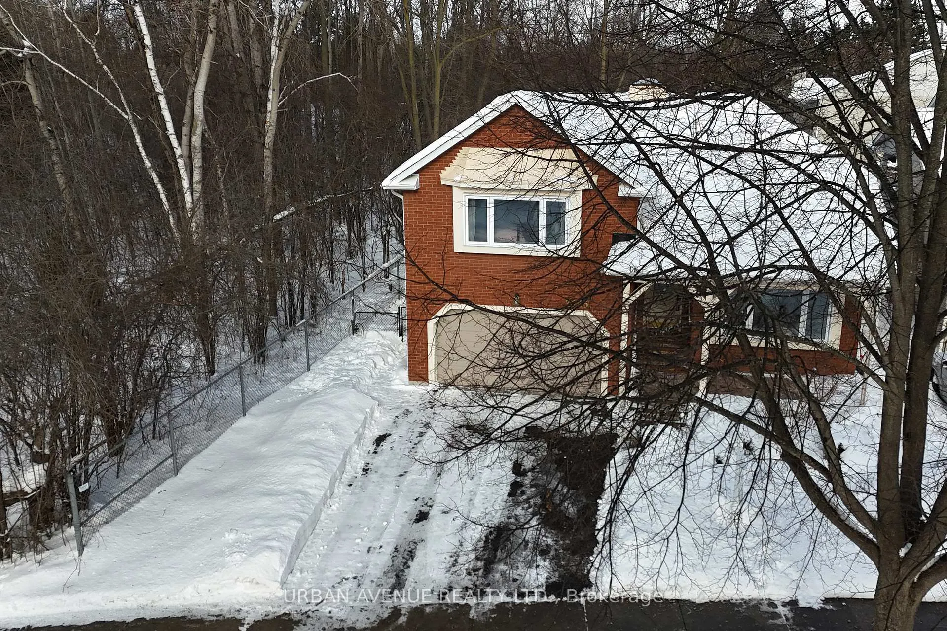 Photo 3 of 2125 Lynn Heights Drive, Pickering, Liverpool — HOMEH