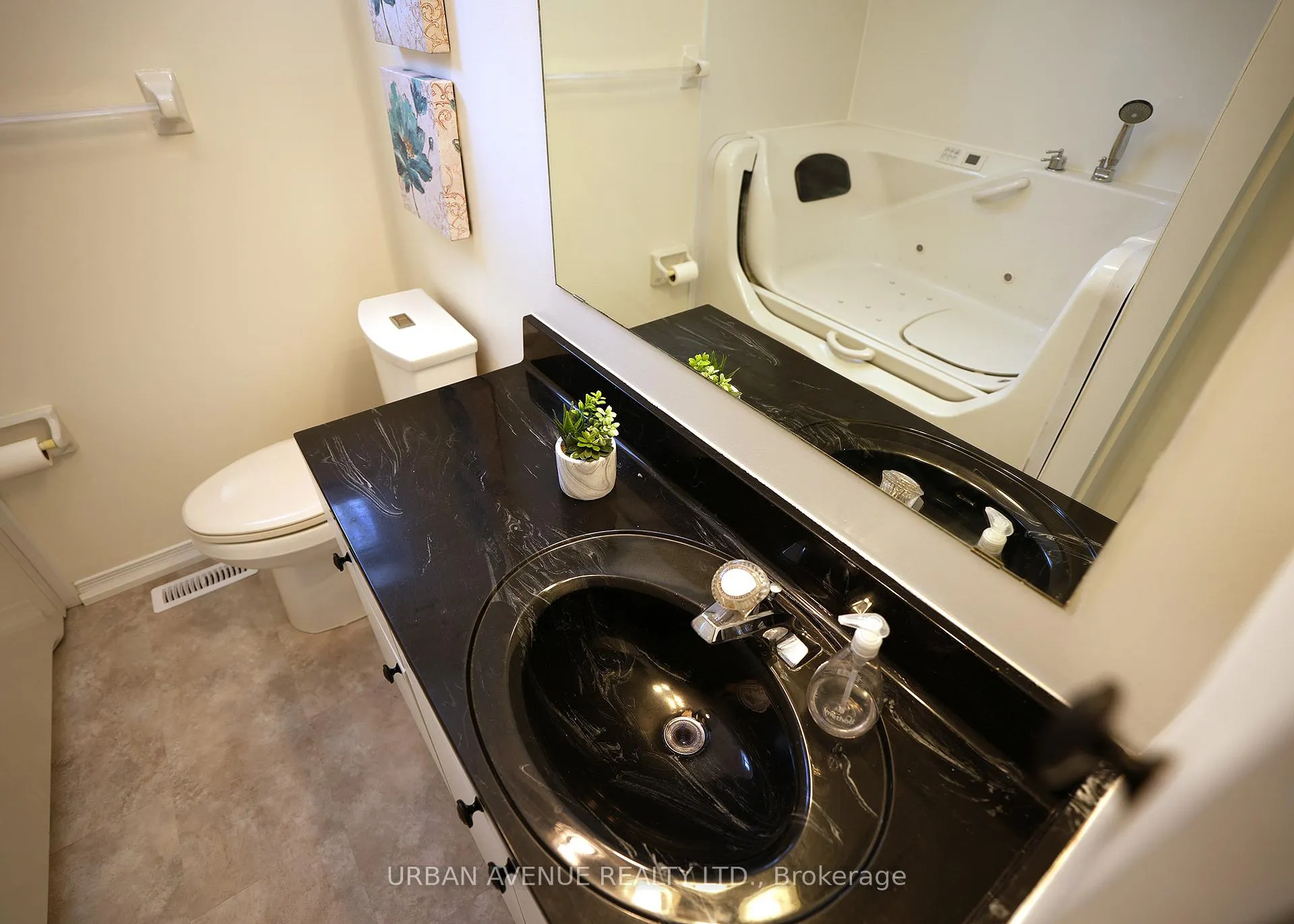 Photo 21 of 2125 Lynn Heights Drive, Pickering, Liverpool — HOMEH
