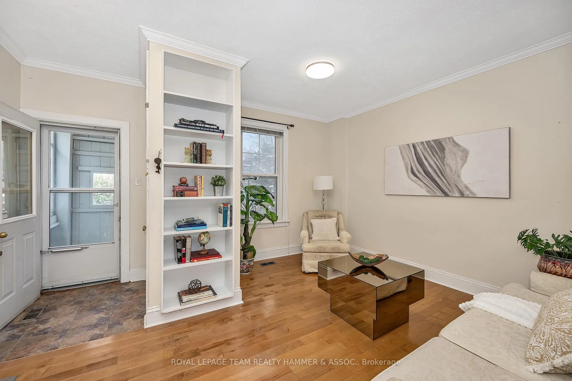 Photo 3 of 681 1/2 Cooper Street, Ottawa, Ottawa Centre — HOMEH