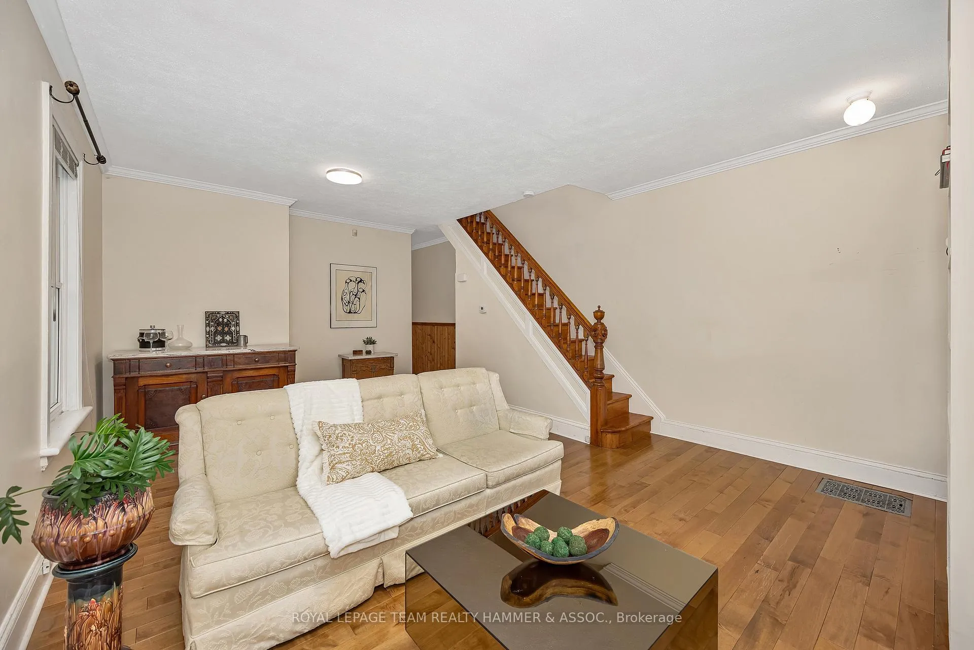Photo 5 of 681 1/2 Cooper Street, Ottawa, Ottawa Centre — HOMEH