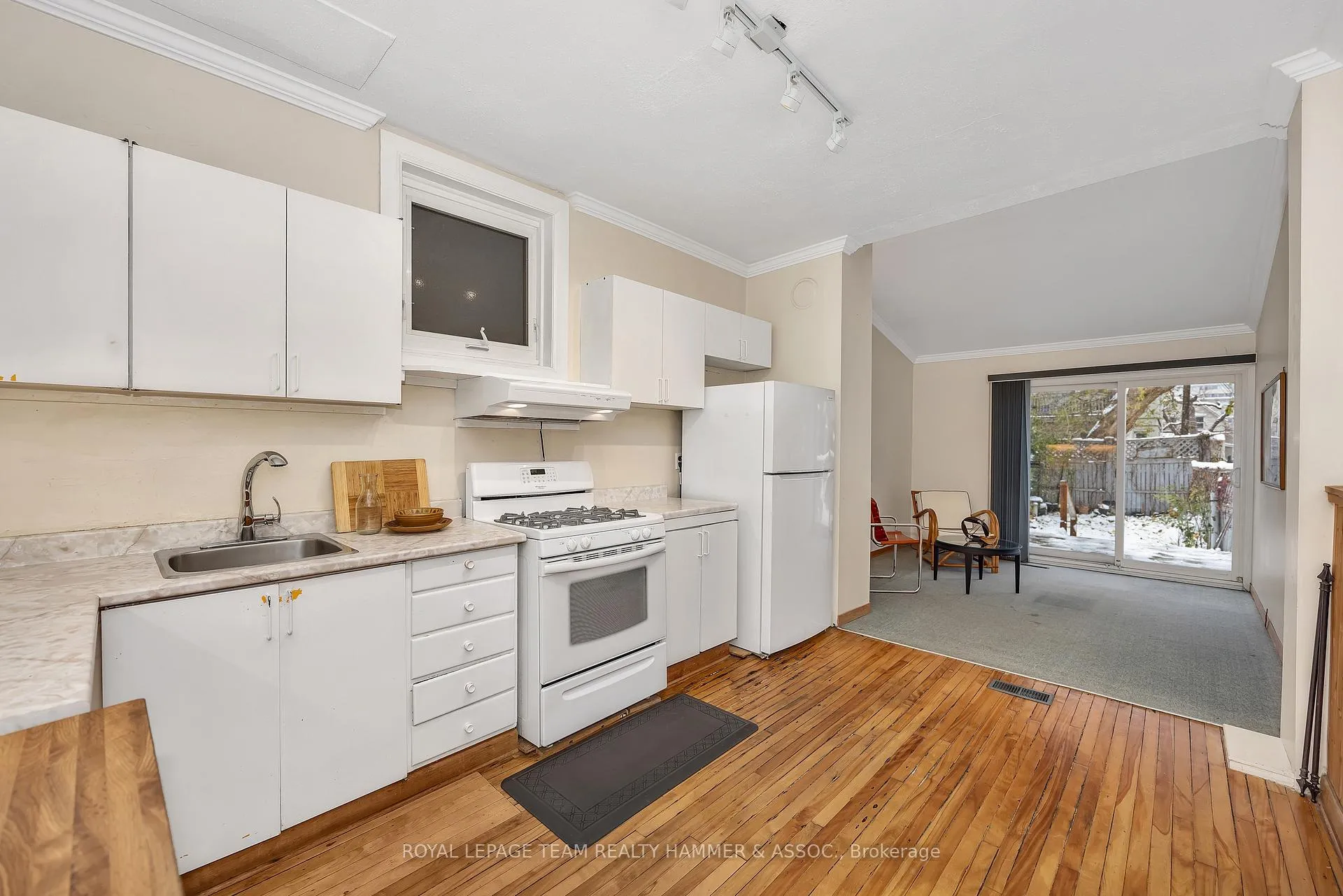 Photo 9 of 681 1/2 Cooper Street, Ottawa, Ottawa Centre — HOMEH