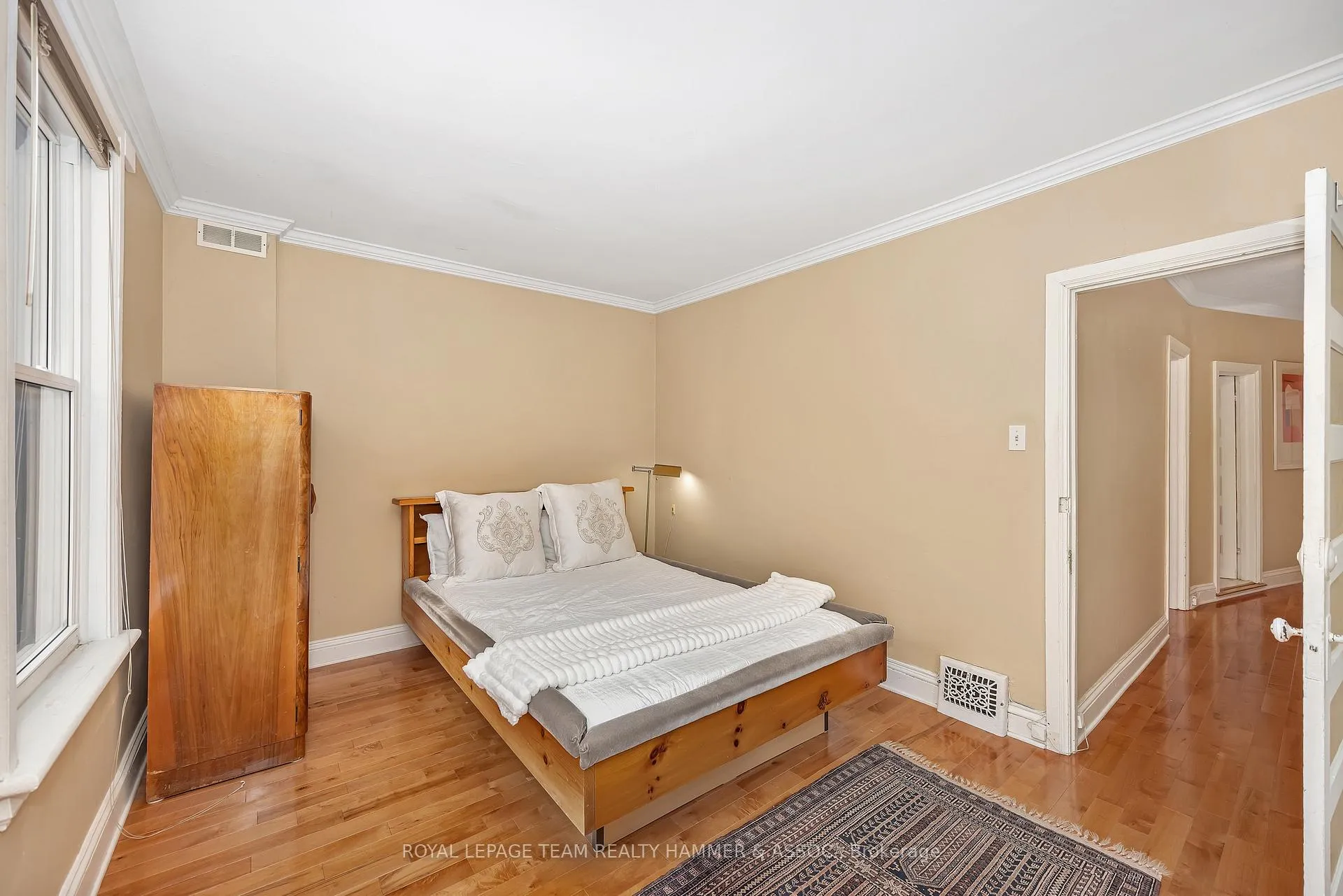 Photo 16 of 681 1/2 Cooper Street, Ottawa, Ottawa Centre — HOMEH