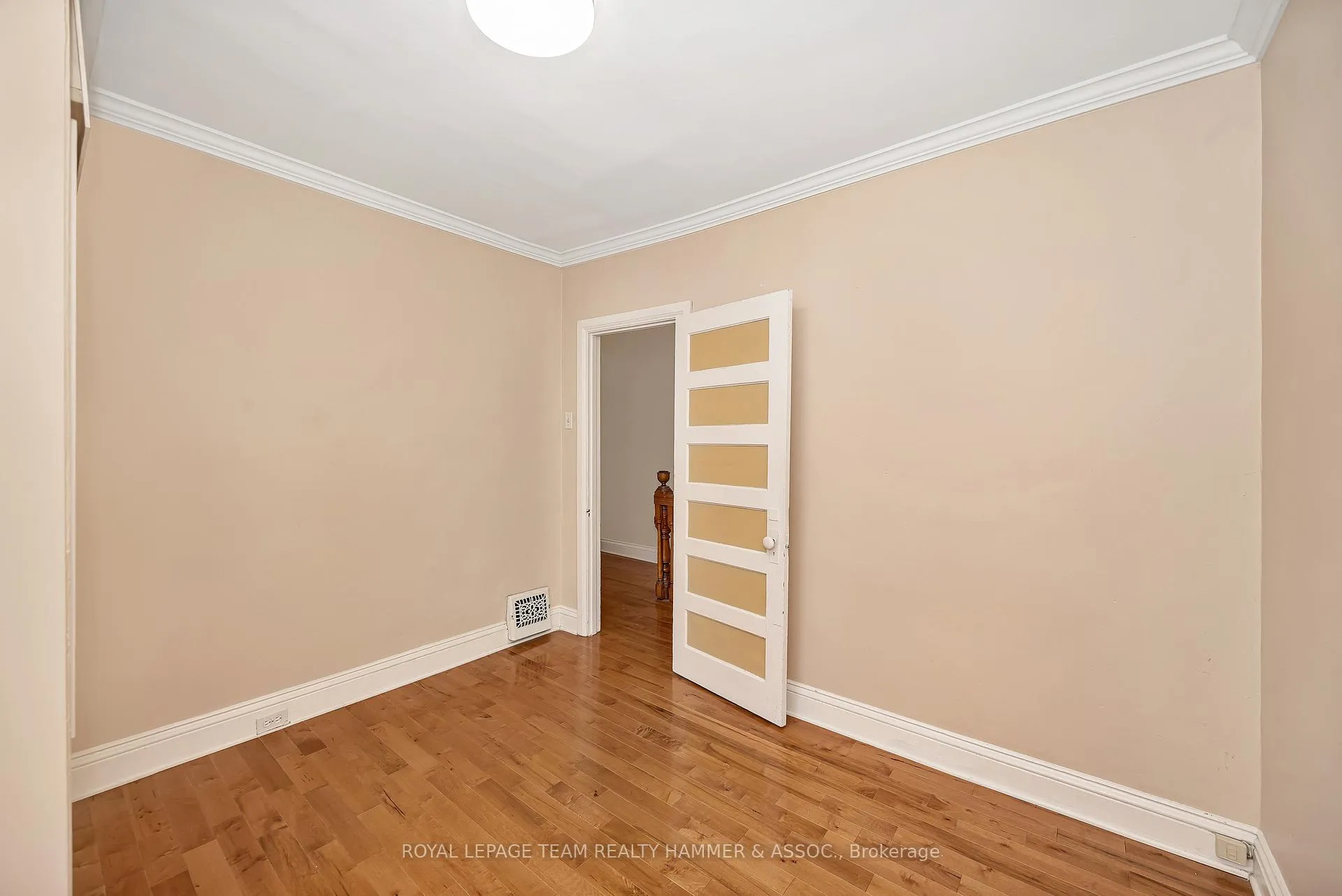 Photo 19 of 681 1/2 Cooper Street, Ottawa, Ottawa Centre — HOMEH