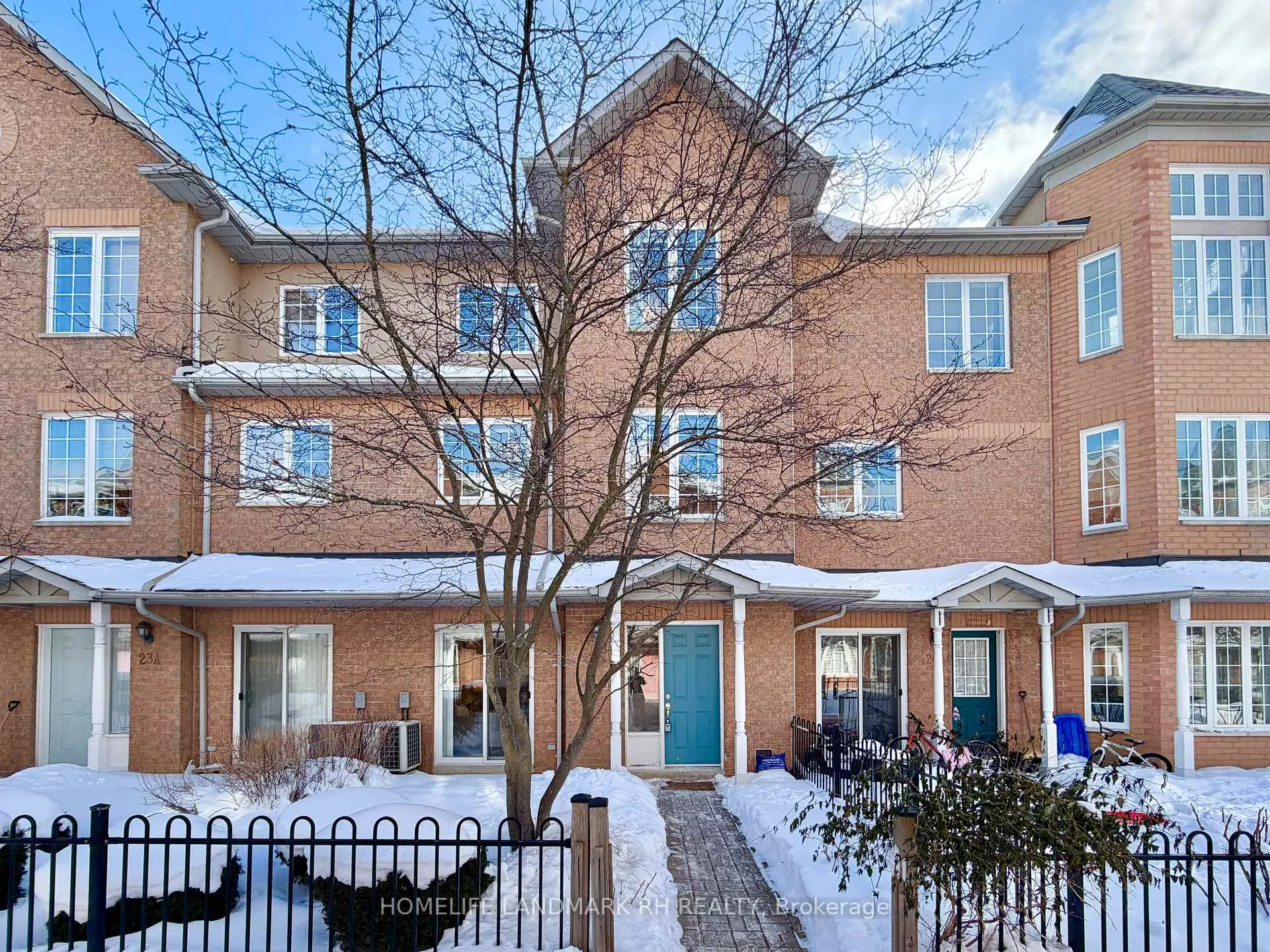 Photo 1 of Unit 25, 2 Alpen Way, Markham, Unionville — HOMEH