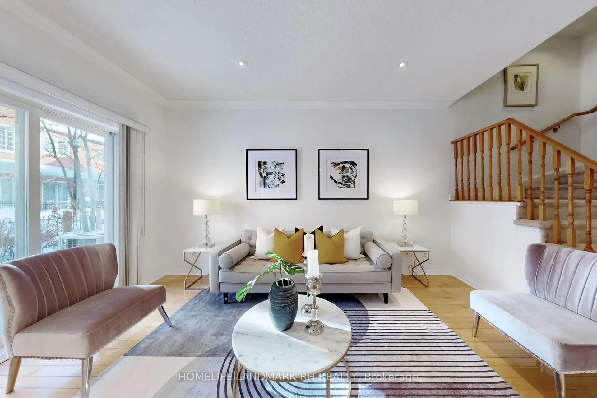 Photo 3 of Unit 25, 2 Alpen Way, Markham, Unionville — HOMEH