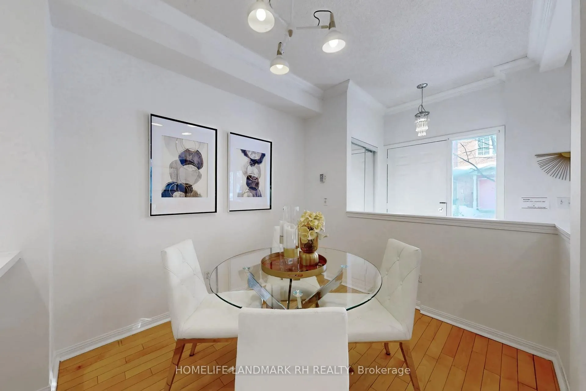 Photo 5 of Unit 25, 2 Alpen Way, Markham, Unionville — HOMEH