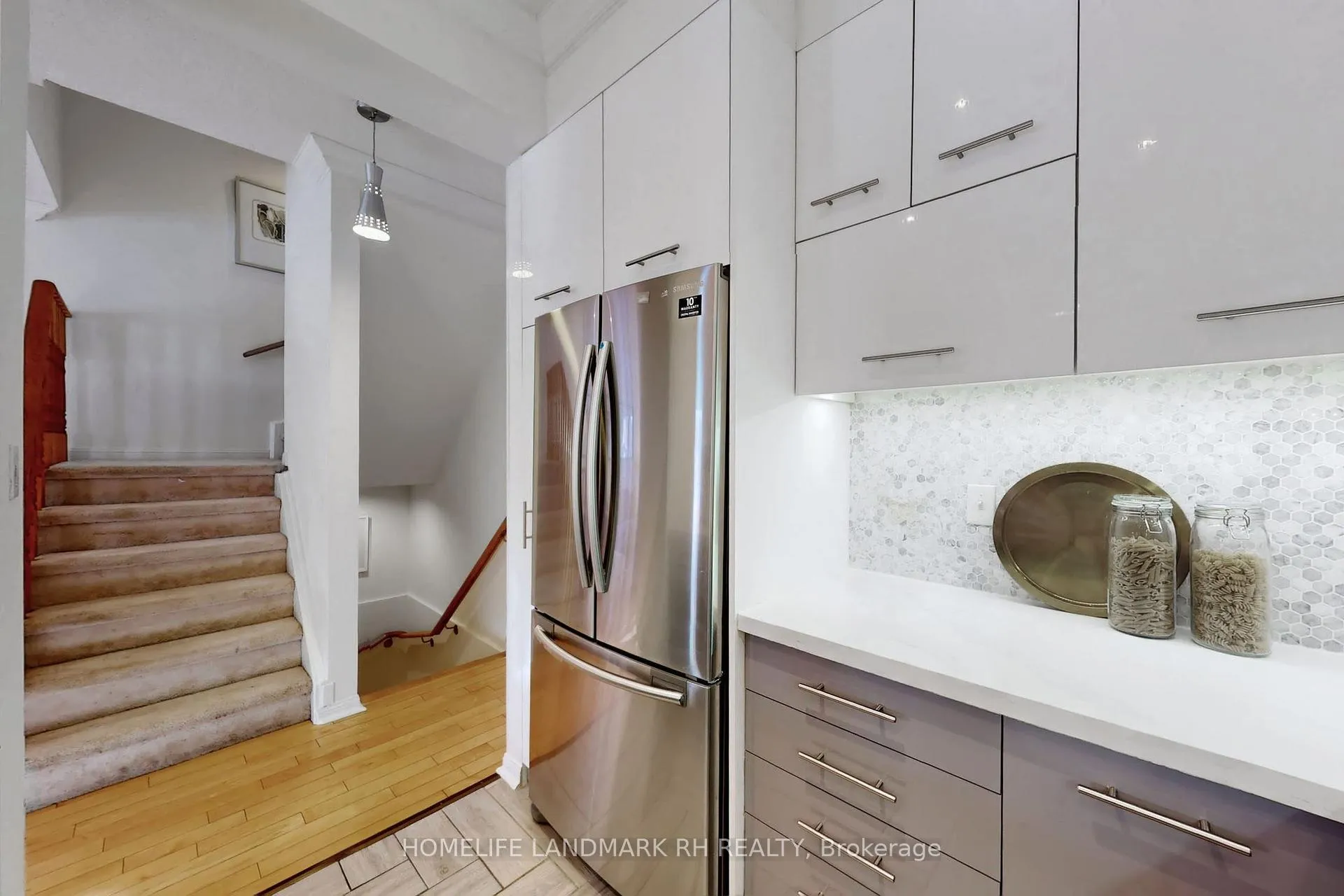 Photo 9 of Unit 25, 2 Alpen Way, Markham, Unionville — HOMEH