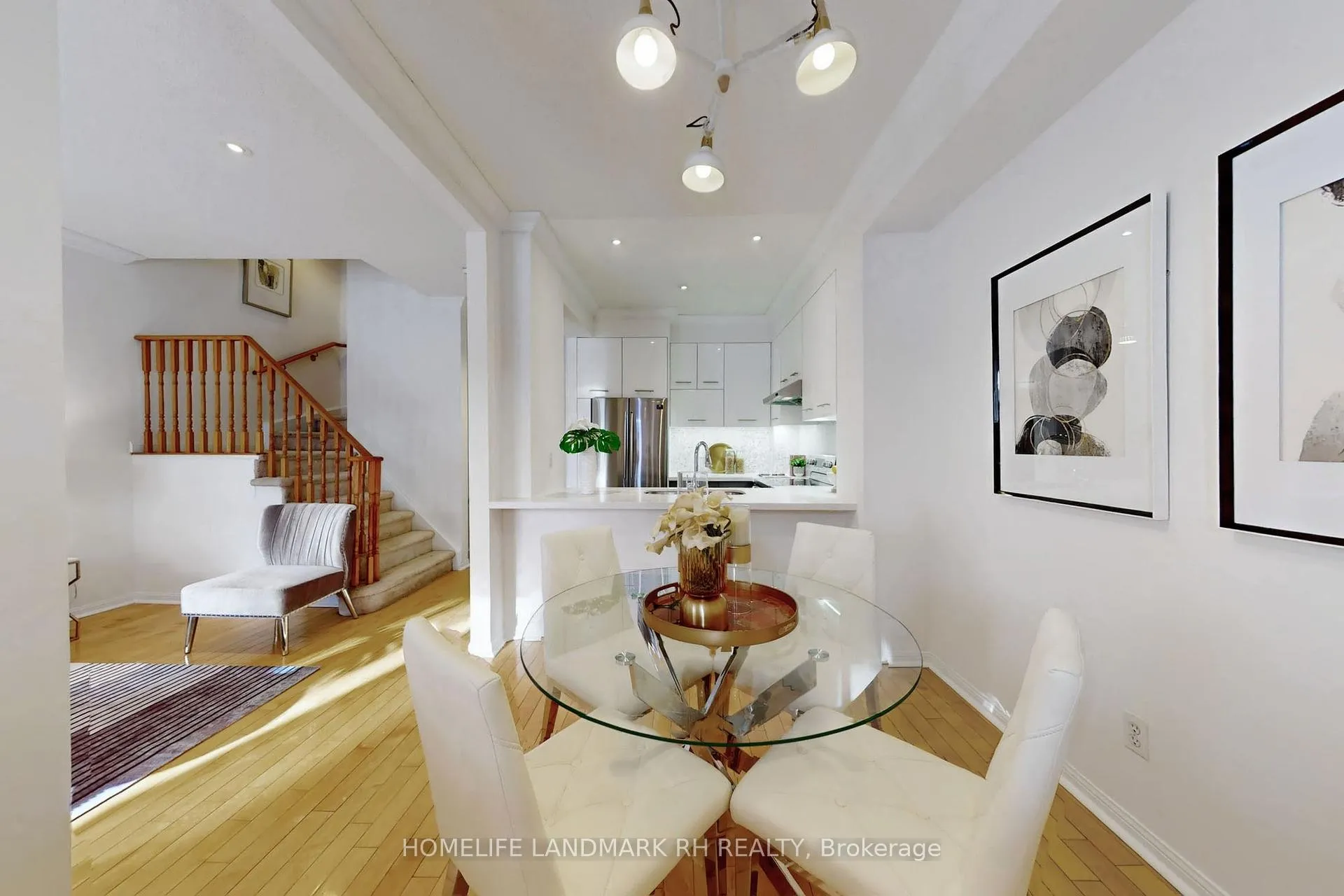 Photo 11 of Unit 25, 2 Alpen Way, Markham, Unionville — HOMEH
