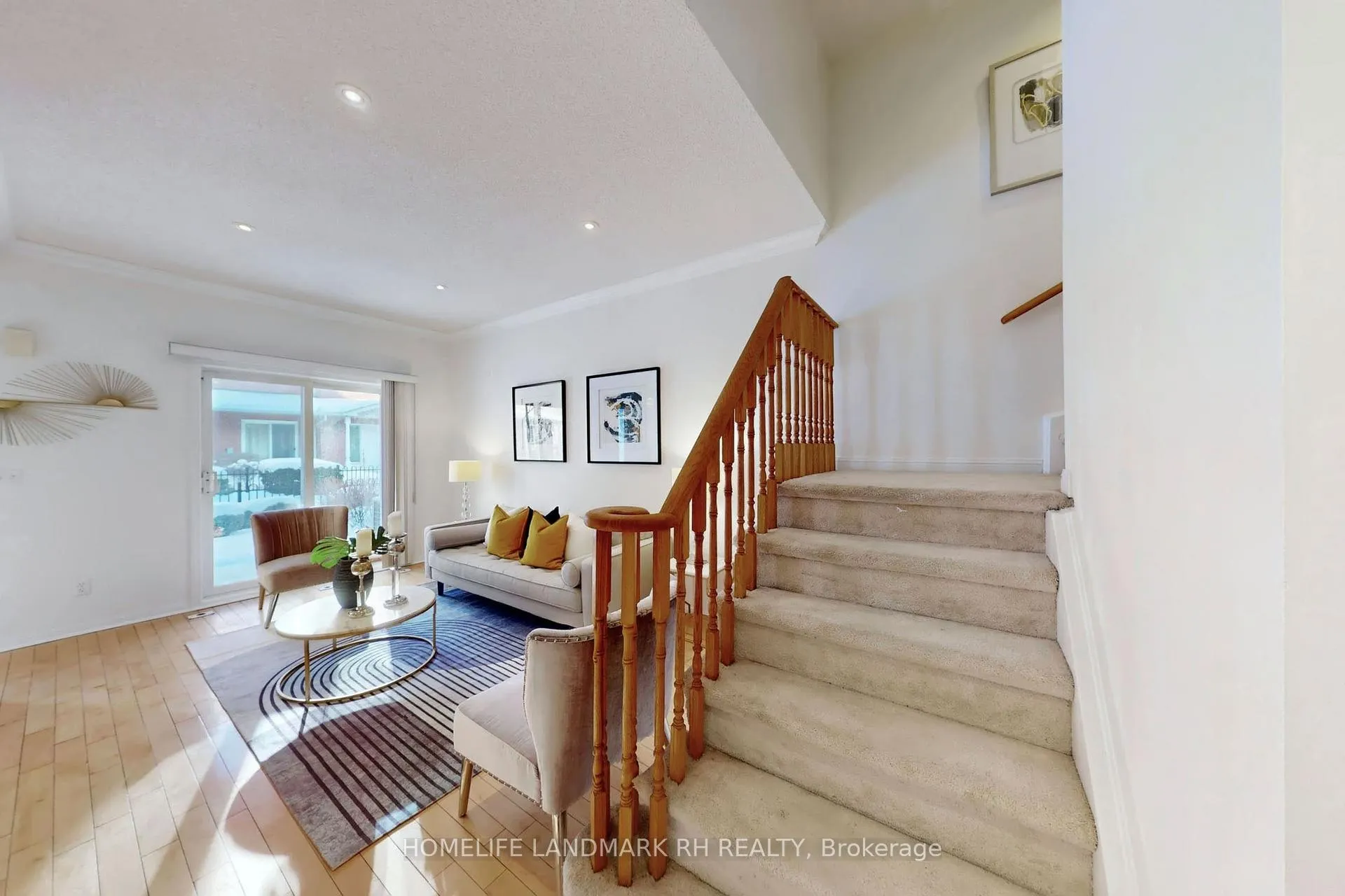 Photo 12 of Unit 25, 2 Alpen Way, Markham, Unionville — HOMEH