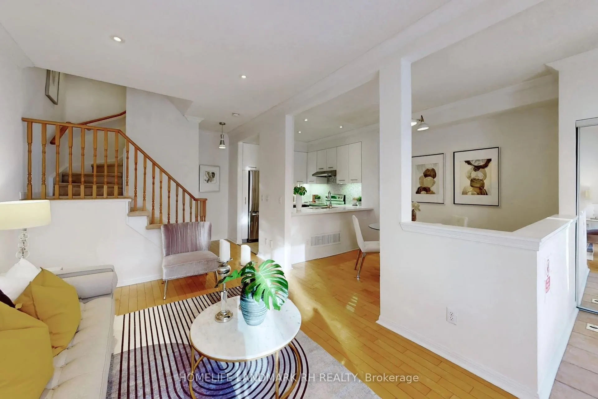 Photo 13 of Unit 25, 2 Alpen Way, Markham, Unionville — HOMEH