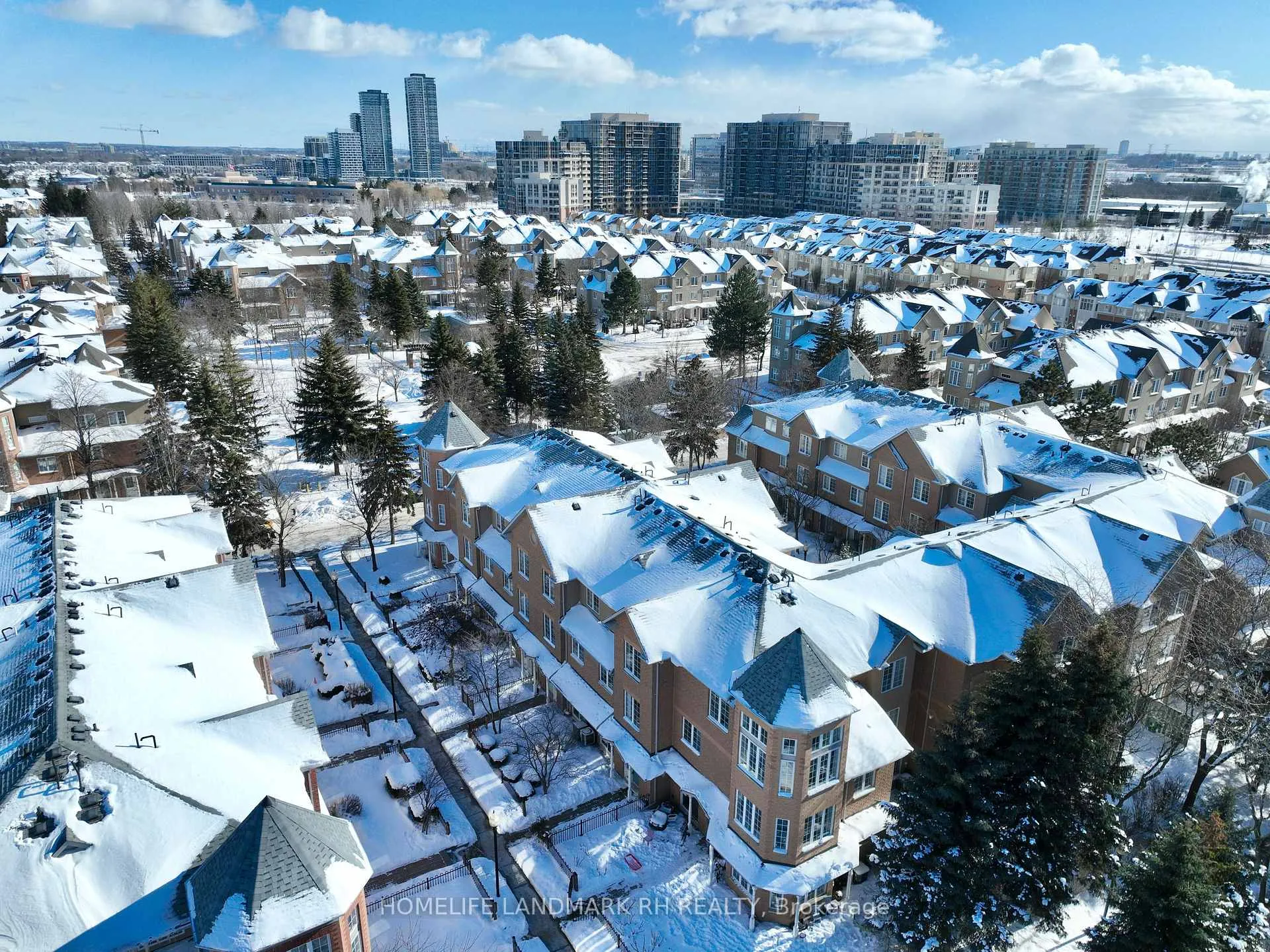 Photo 33 of Unit 25, 2 Alpen Way, Markham, Unionville — HOMEH