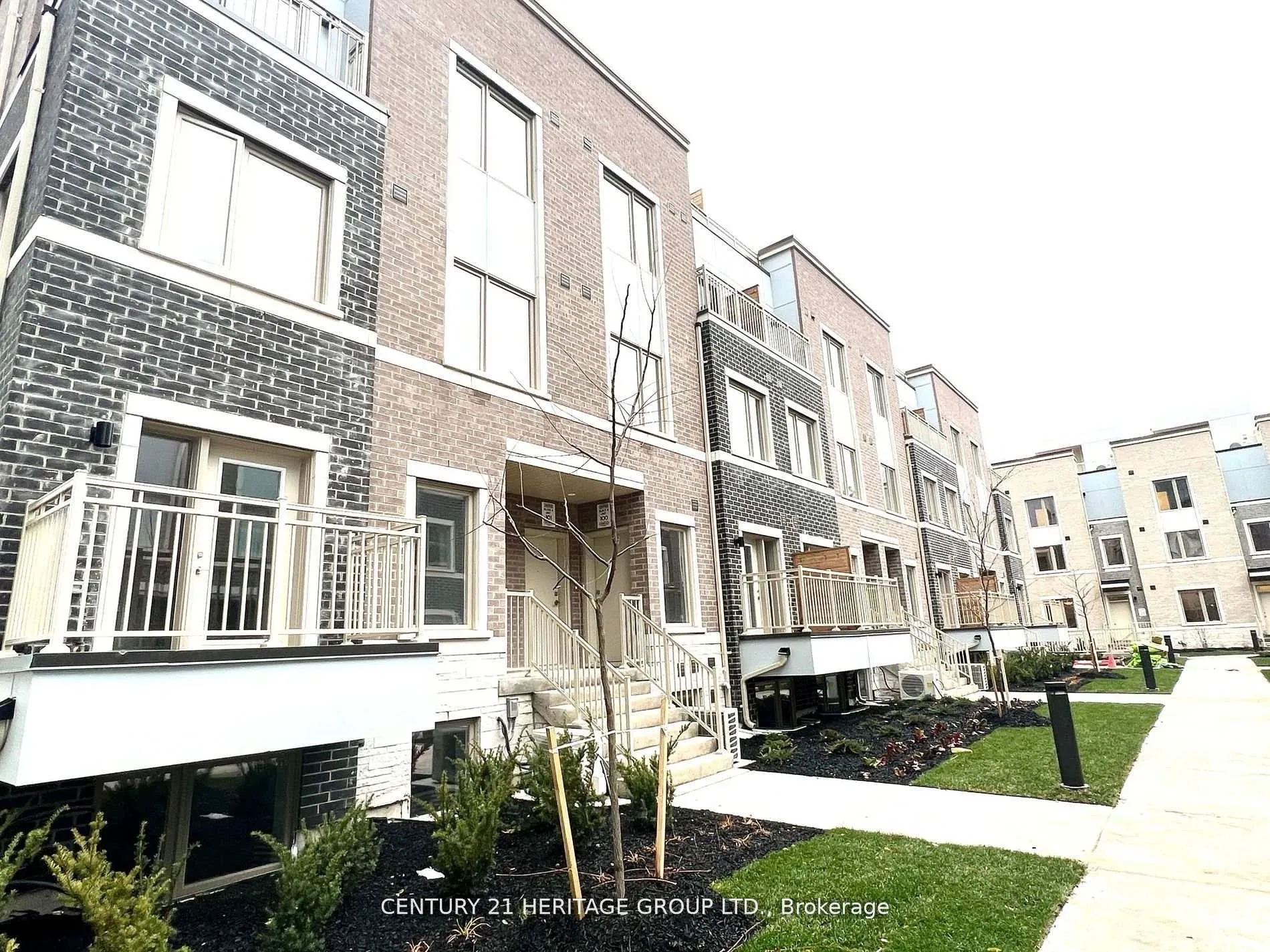 Photo 1 of Unit 78, 39 Honeycrisp Crescent, Vaughan, Concord — HOMEH