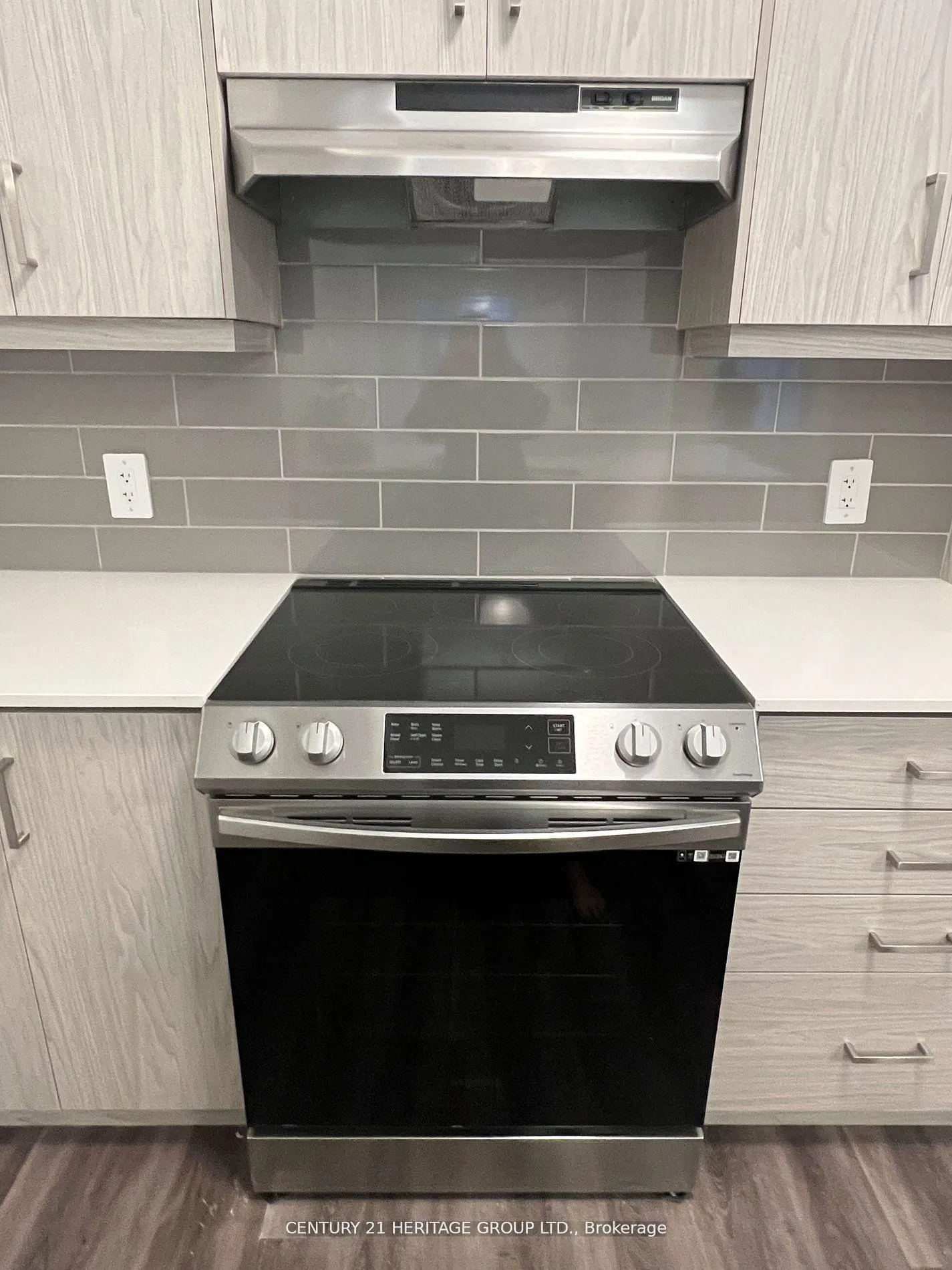 Photo 6 of Unit 78, 39 Honeycrisp Crescent, Vaughan, Concord — HOMEH