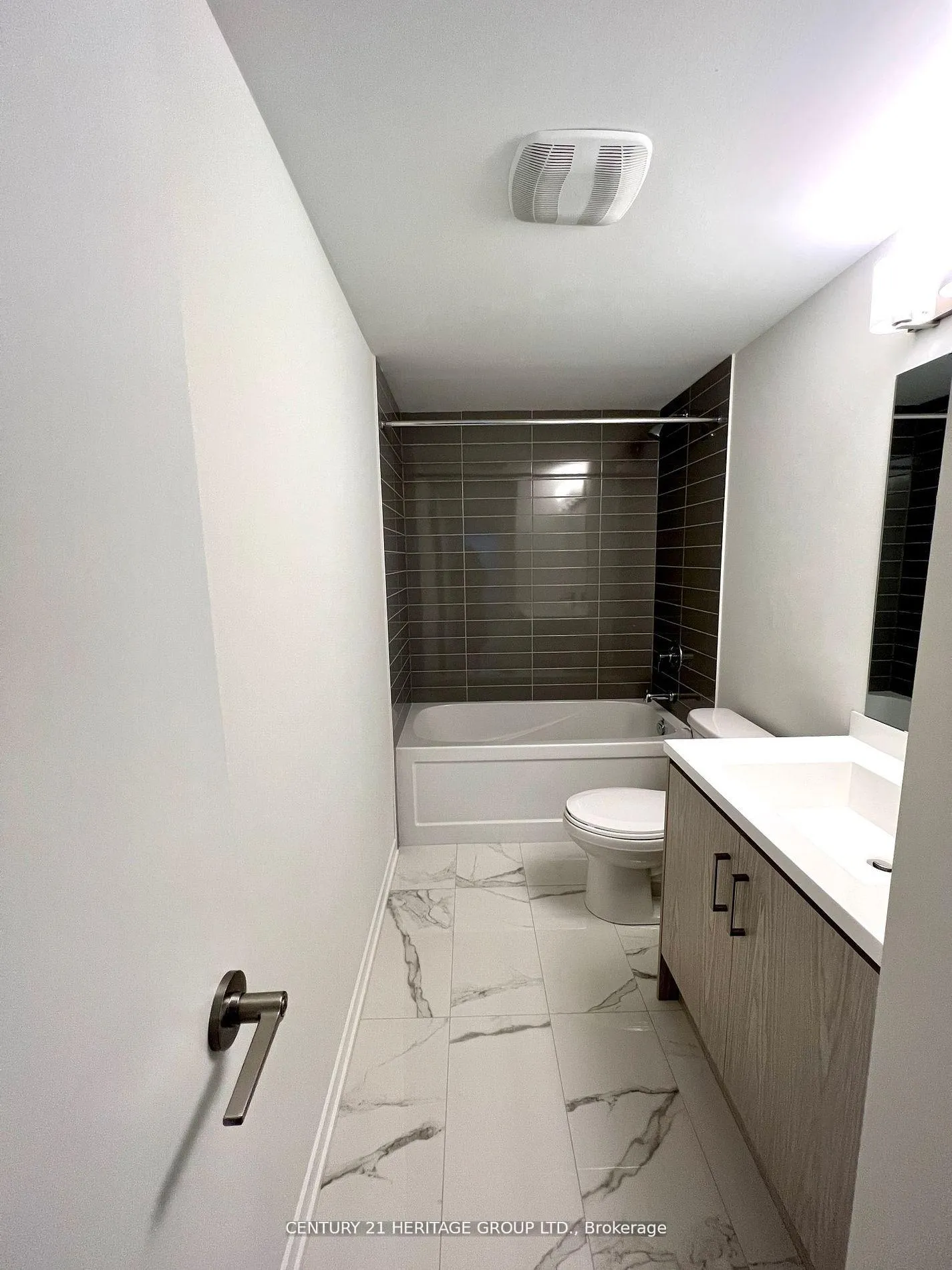 Photo 13 of Unit 78, 39 Honeycrisp Crescent, Vaughan, Concord — HOMEH