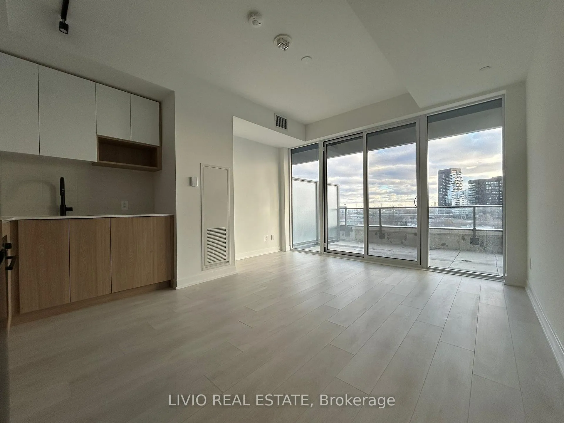 Photo 5 of Unit 513, 5 Defries Street, Toronto, Regent Park — HOMEH