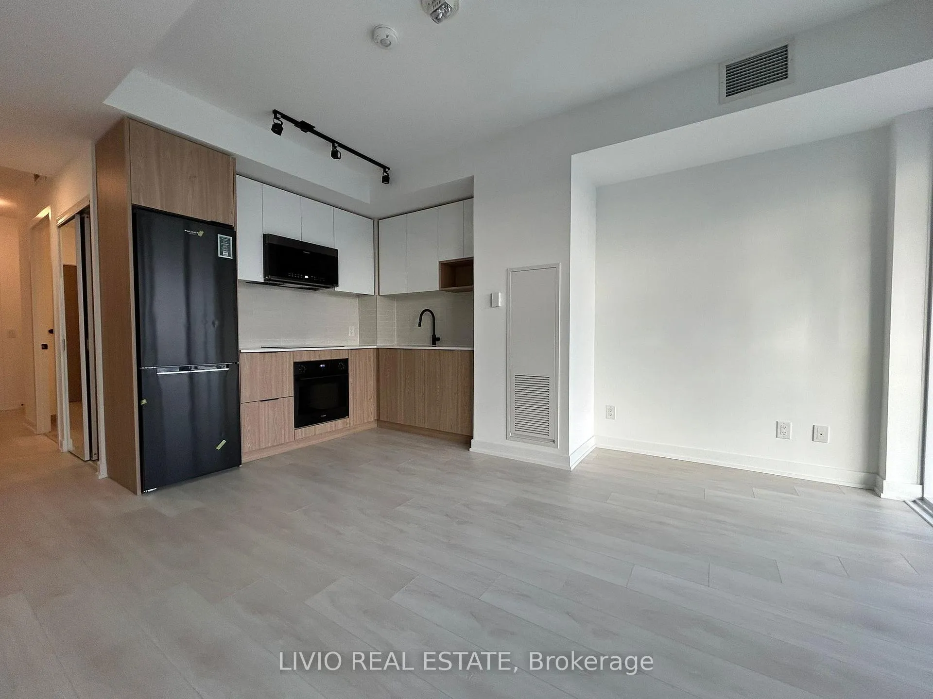 Photo 6 of Unit 513, 5 Defries Street, Toronto, Regent Park — HOMEH