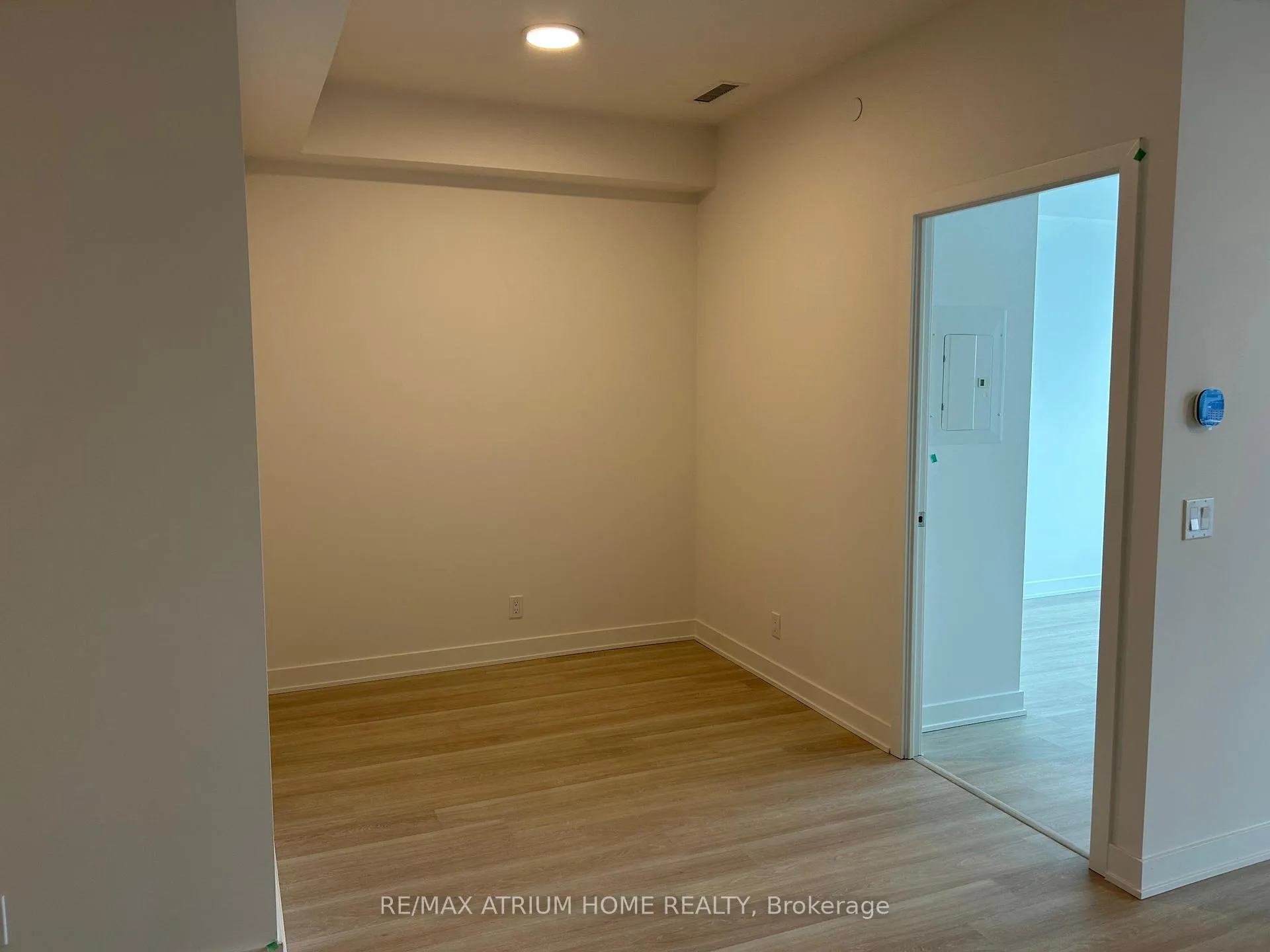 Photo 4 of Unit 1611, 30 Upper Mall Way, Vaughan, Brownridge — HOMEH