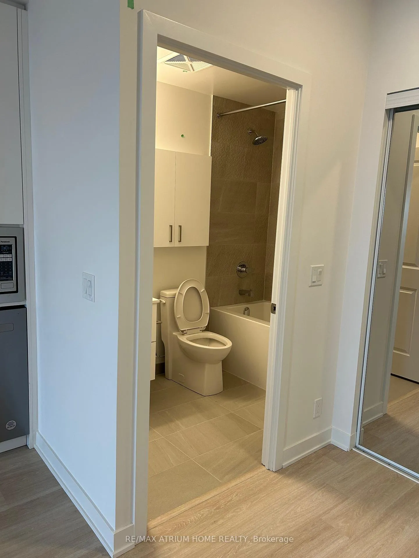 Photo 5 of Unit 1611, 30 Upper Mall Way, Vaughan, Brownridge — HOMEH