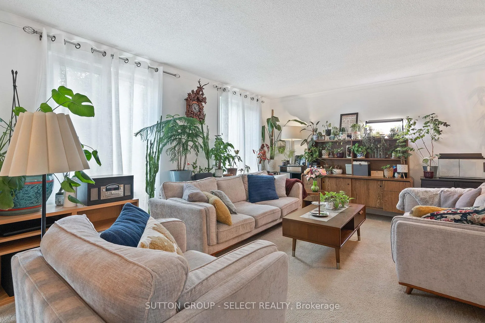 Photo 3 of 72 Blanchard Crescent, London, North I — HOMEH