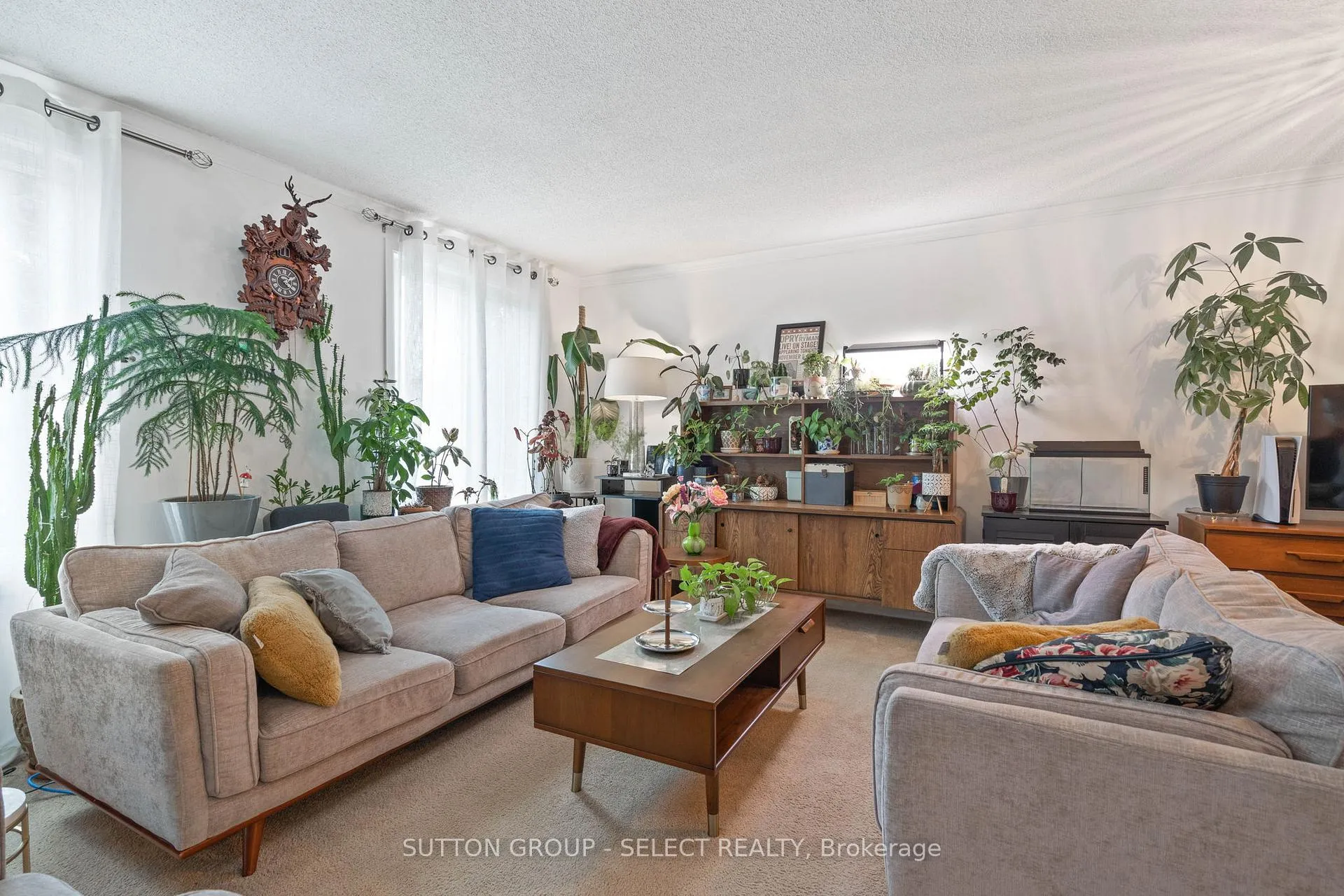 Photo 4 of 72 Blanchard Crescent, London, North I — HOMEH