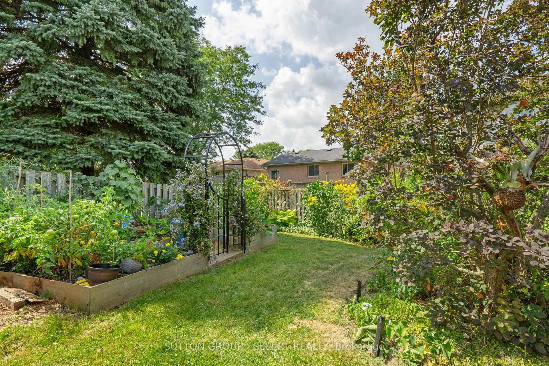 Photo 31 of 72 Blanchard Crescent, London, North I — HOMEH