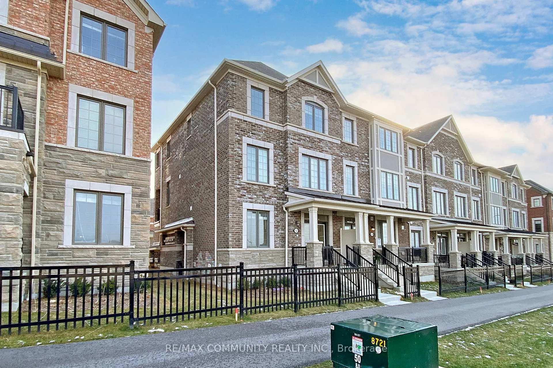 Photo 2 of 12 Fiesta Way, Whitby, Rural Whitby — HOMEH
