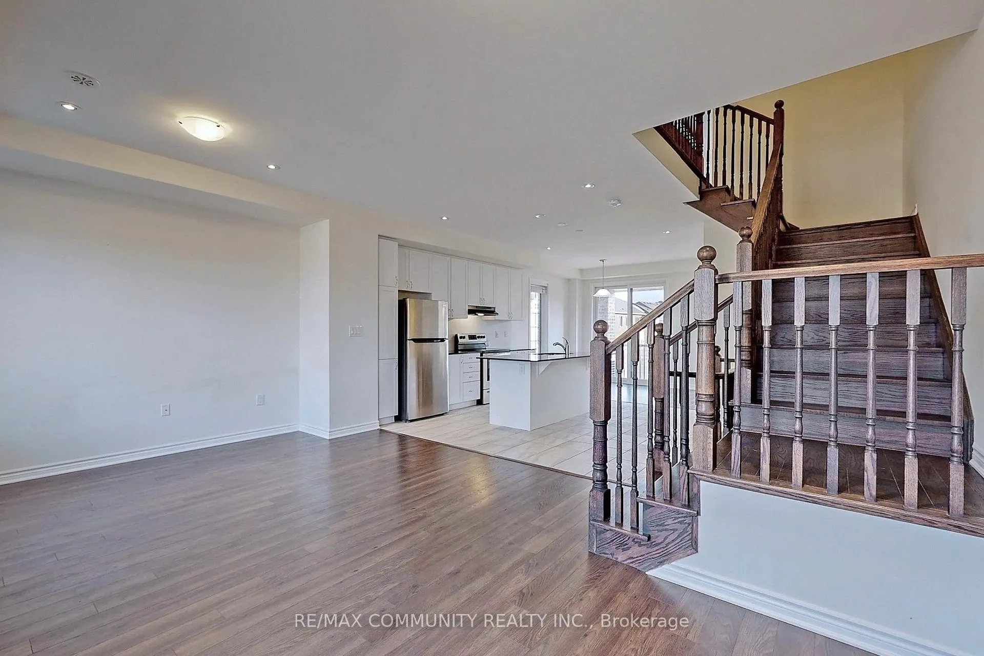 Photo 5 of 12 Fiesta Way, Whitby, Rural Whitby — HOMEH