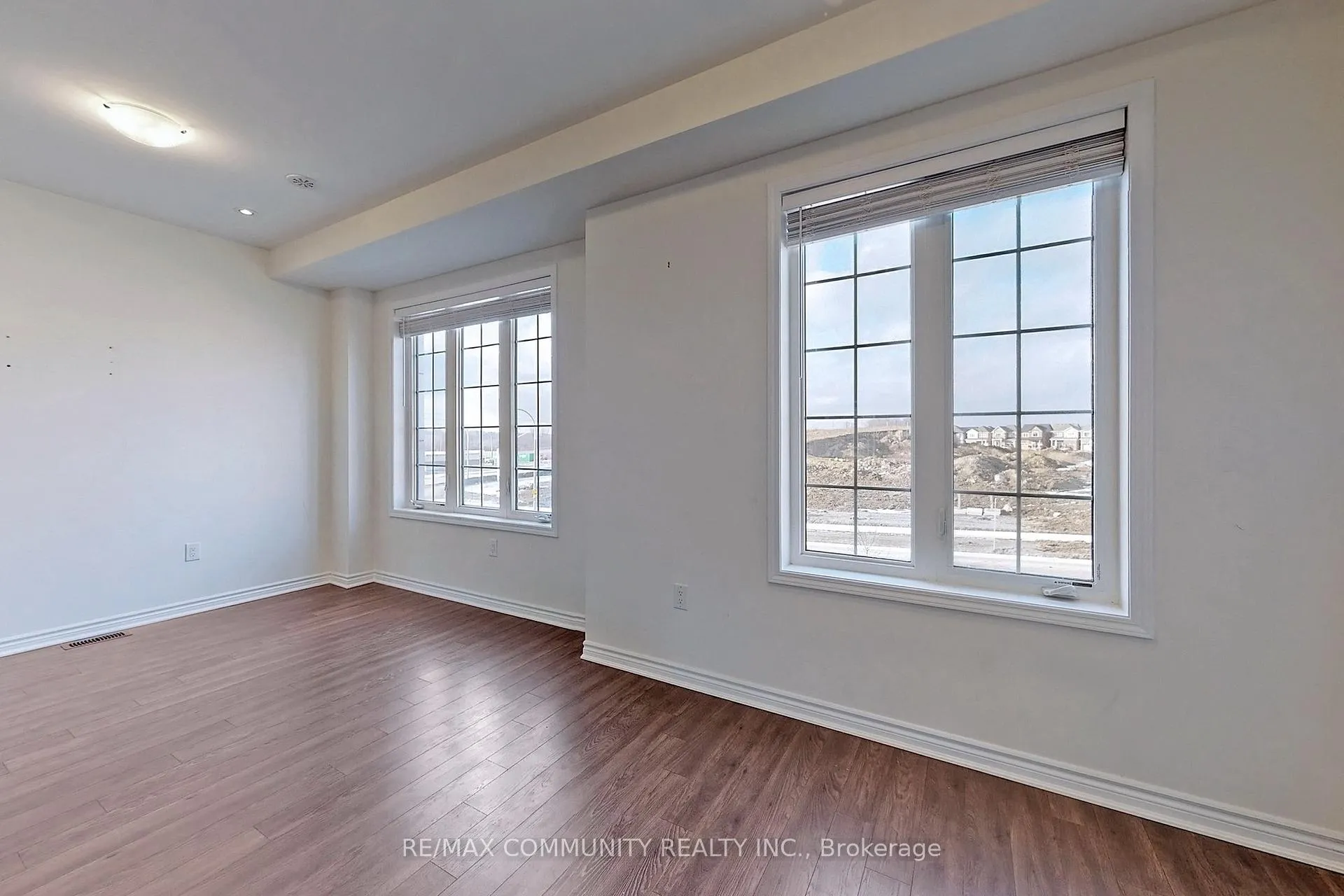 Photo 7 of 12 Fiesta Way, Whitby, Rural Whitby — HOMEH