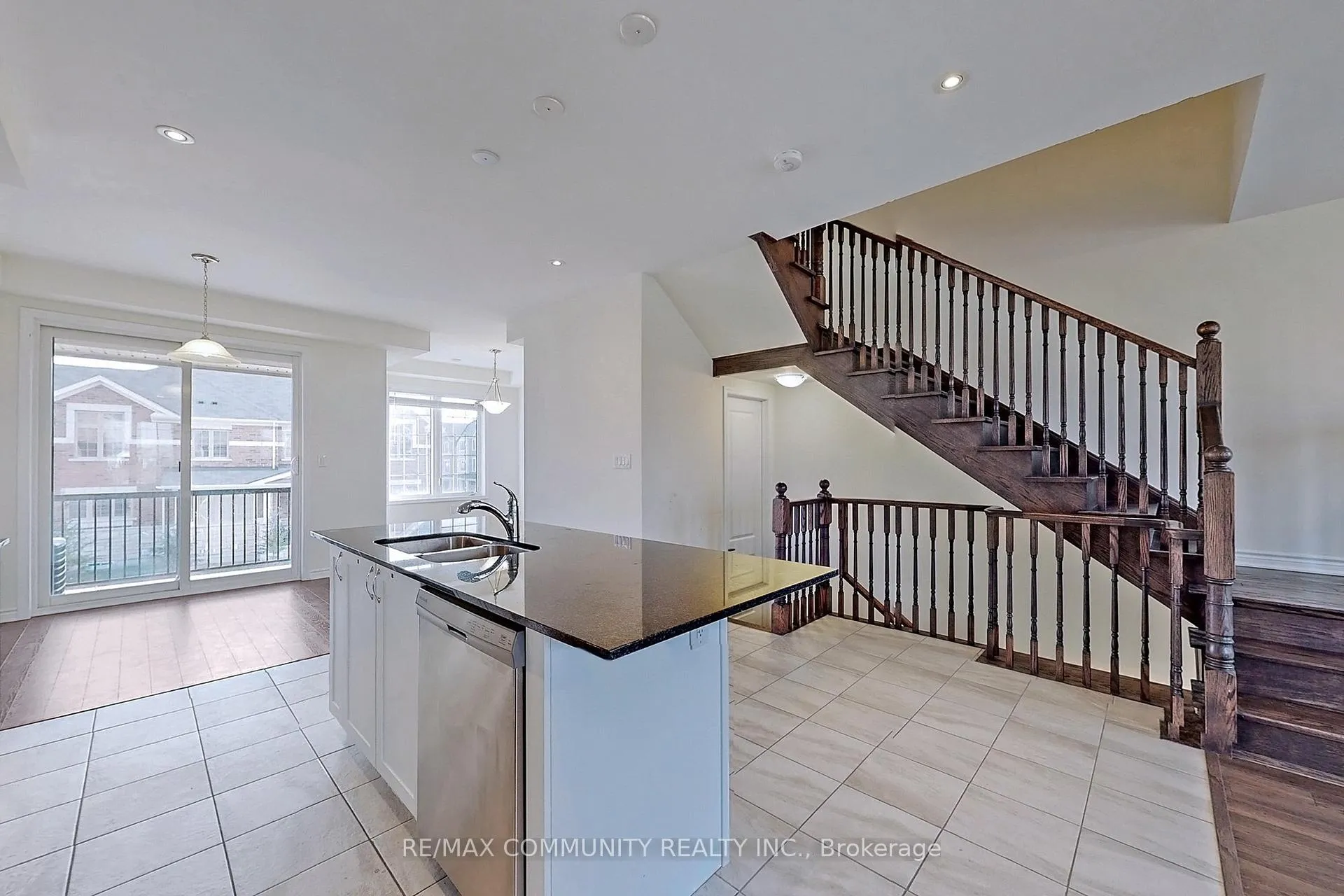Photo 9 of 12 Fiesta Way, Whitby, Rural Whitby — HOMEH