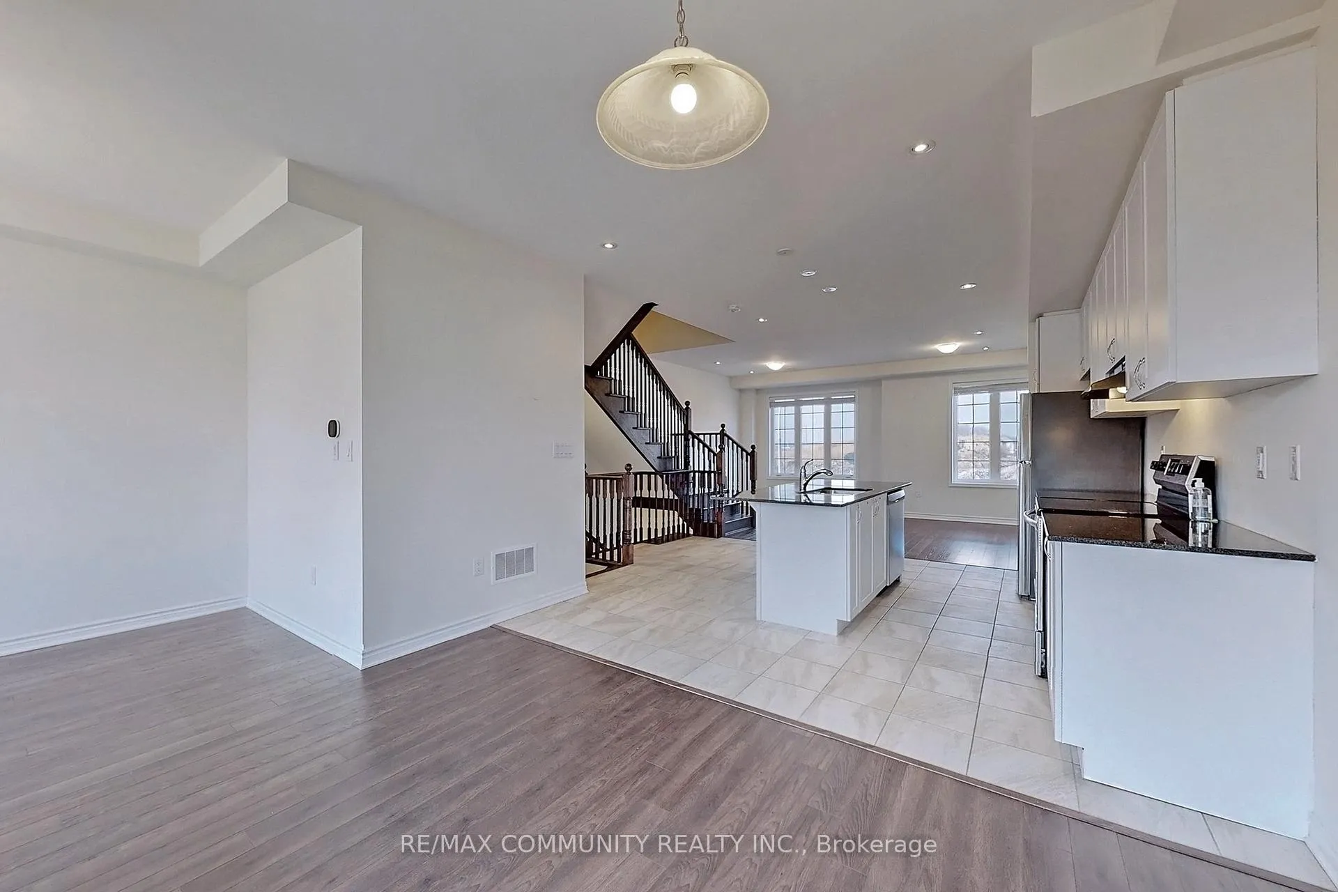 Photo 11 of 12 Fiesta Way, Whitby, Rural Whitby — HOMEH