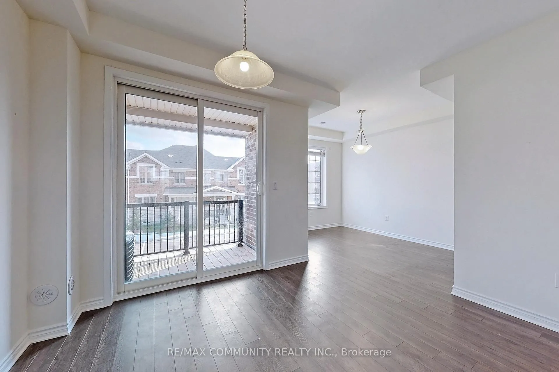 Photo 13 of 12 Fiesta Way, Whitby, Rural Whitby — HOMEH
