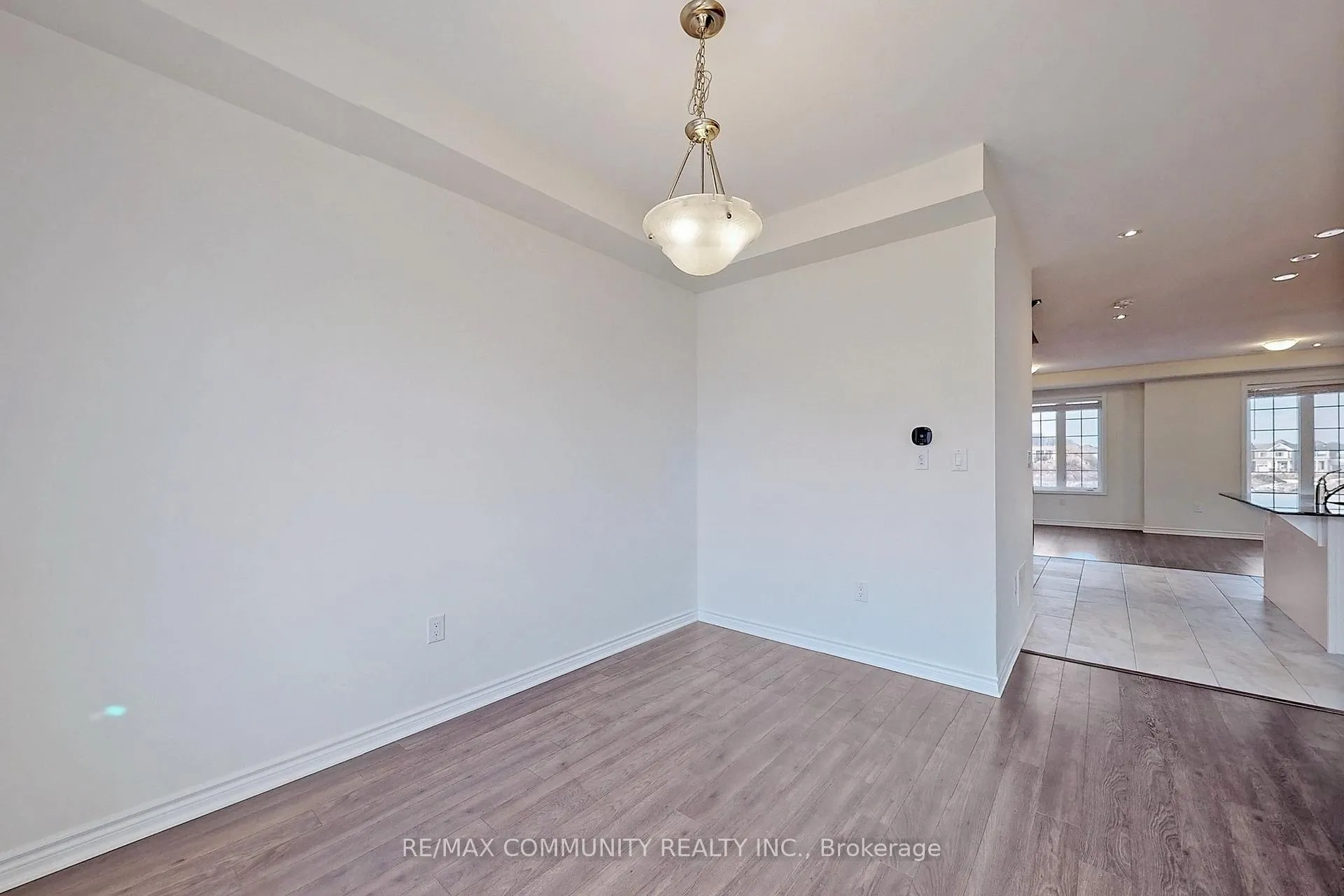Photo 14 of 12 Fiesta Way, Whitby, Rural Whitby — HOMEH