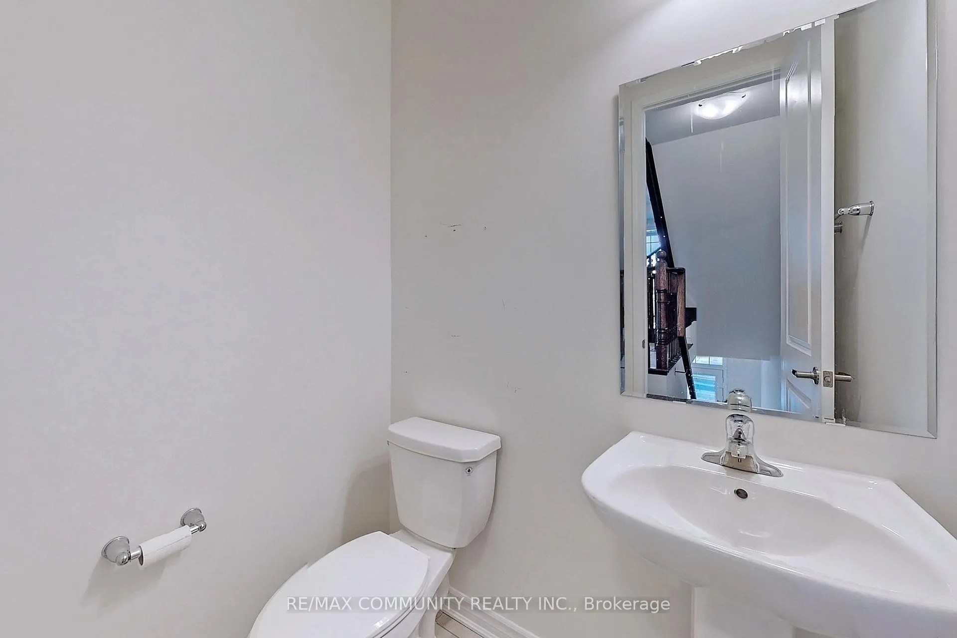 Photo 15 of 12 Fiesta Way, Whitby, Rural Whitby — HOMEH