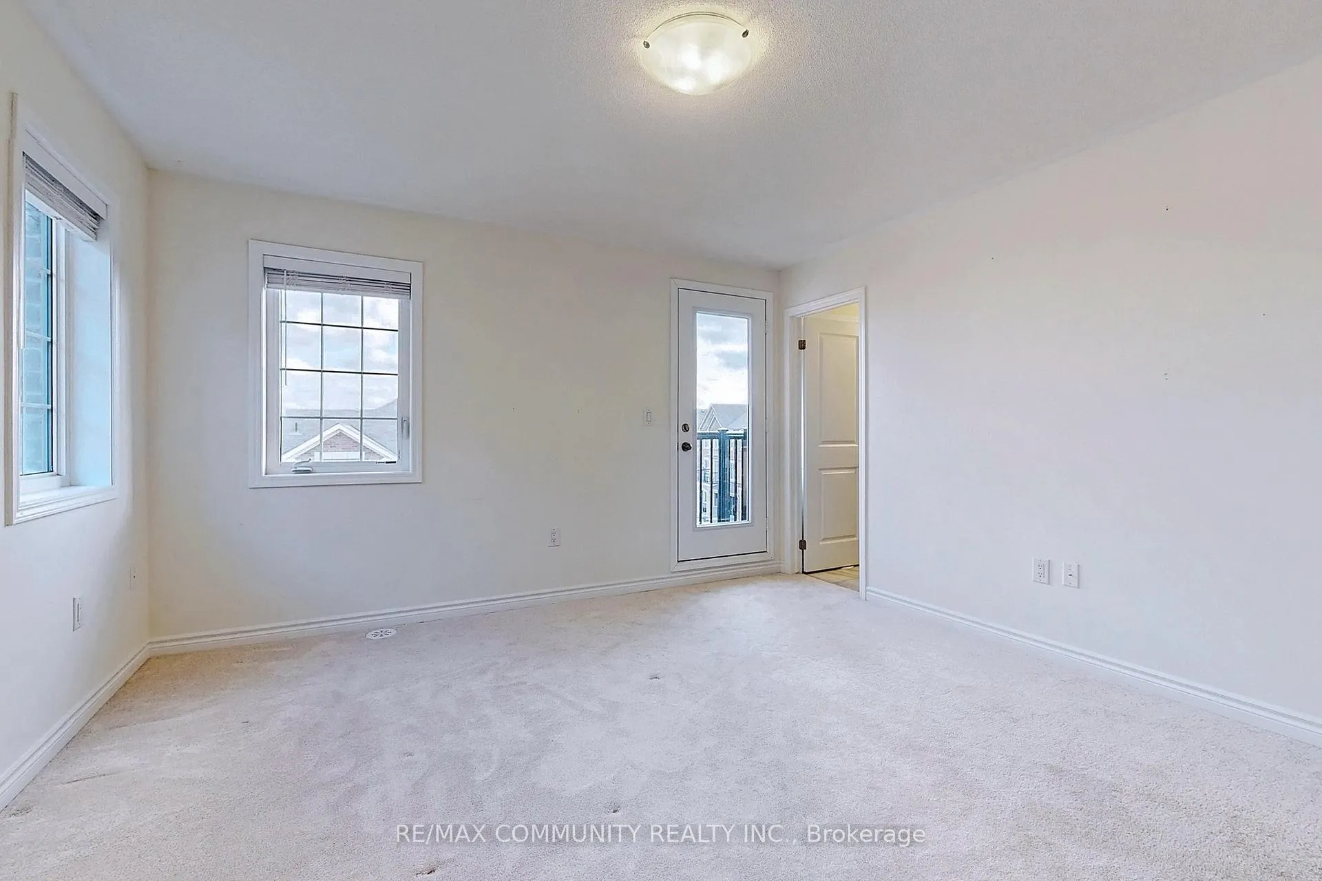 Photo 20 of 12 Fiesta Way, Whitby, Rural Whitby — HOMEH