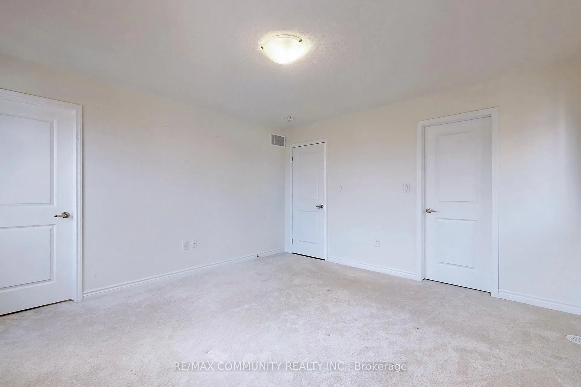 Photo 21 of 12 Fiesta Way, Whitby, Rural Whitby — HOMEH