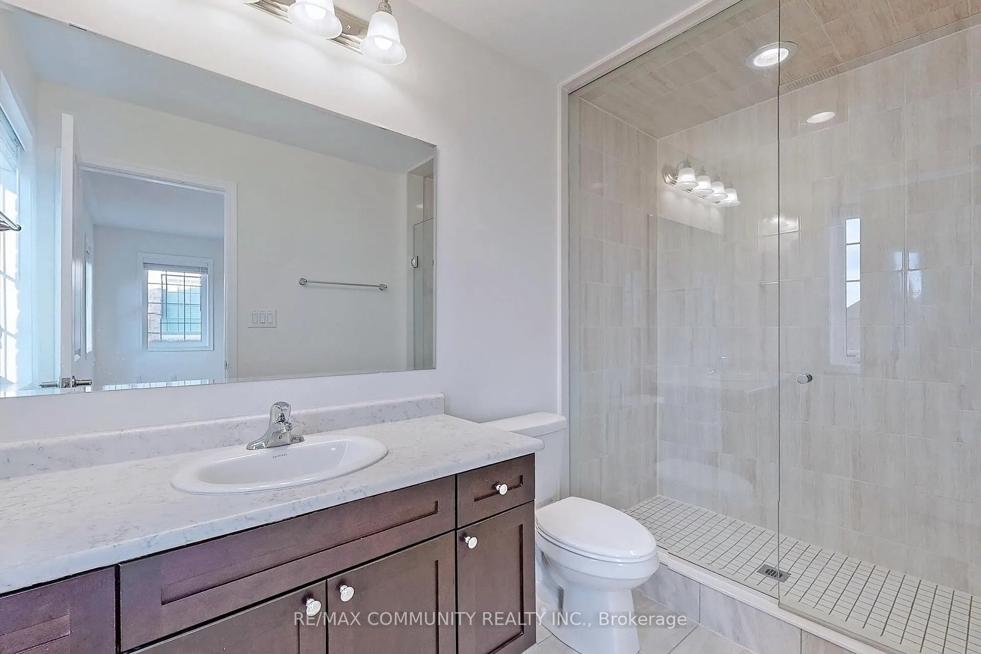 Photo 23 of 12 Fiesta Way, Whitby, Rural Whitby — HOMEH